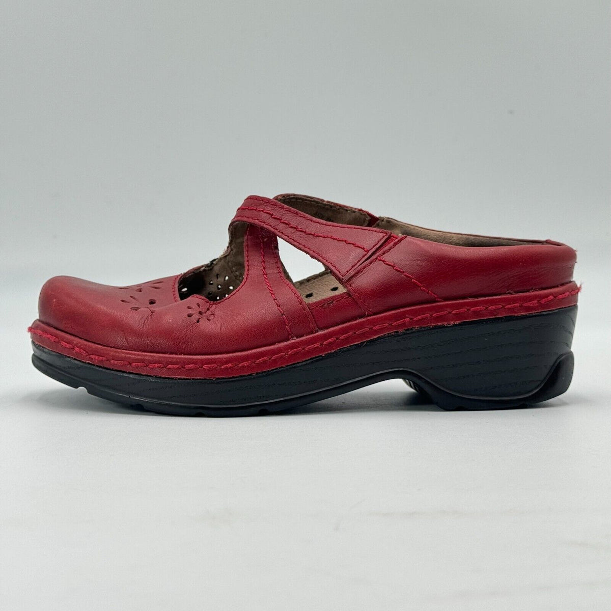 Klogs Carolina Womens Size 8M US Leather Non Slip On Mary Jane Clogs Burgundy