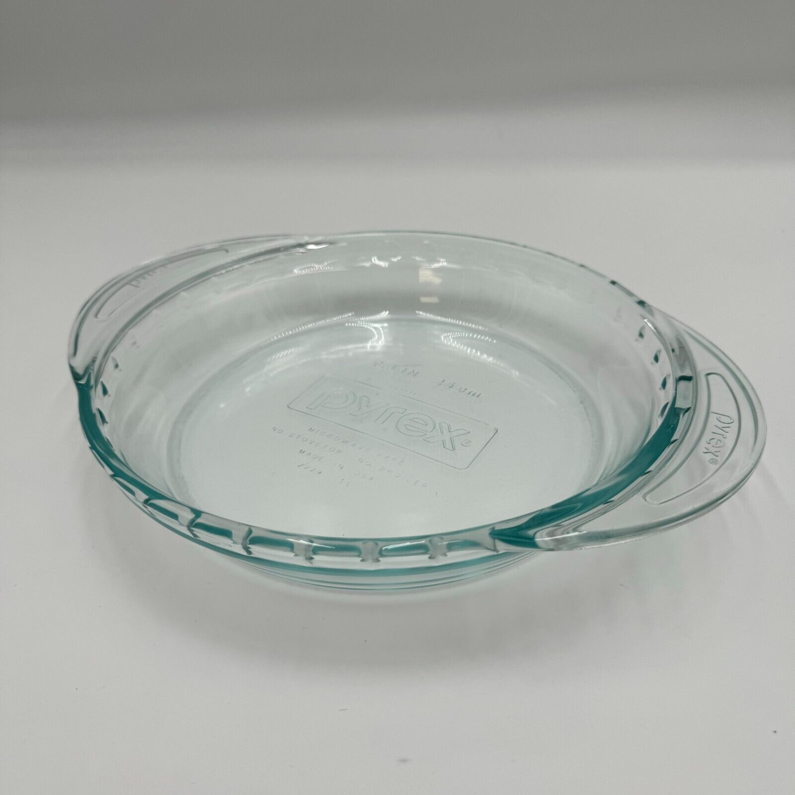 Vintage 9.5” PYREX Deep Dish Pie Plate Fluted & Scalloped Edges w/ Handles #2229