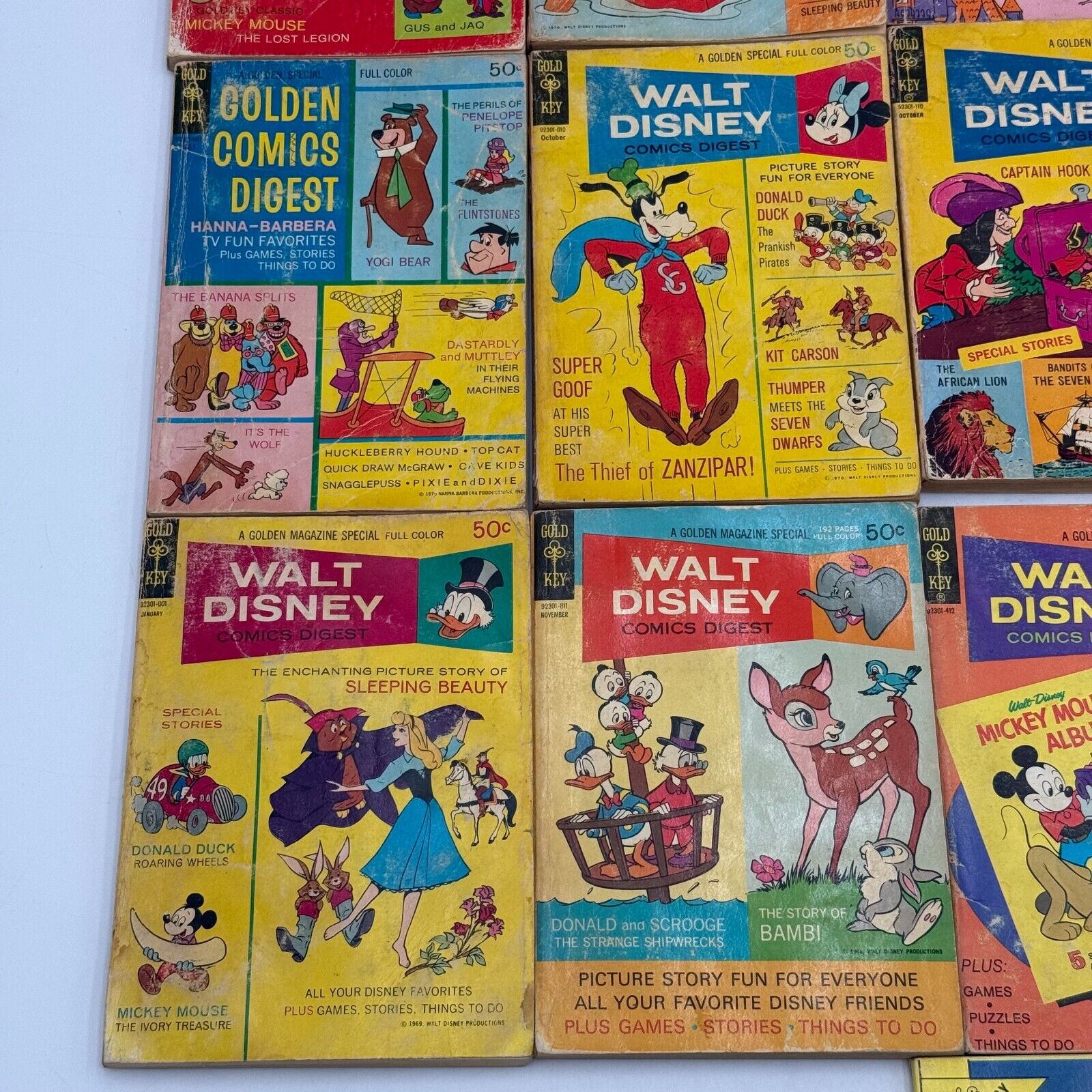 Lot of 34 Vintage Walt Disney Comics Digest Books Collection - US CLASSIC COMICS