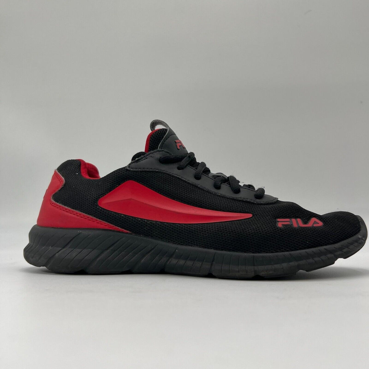 Fila Rare Red Black Oxidation Sneakers Athletic Laced Running Shoe Mens Size 9