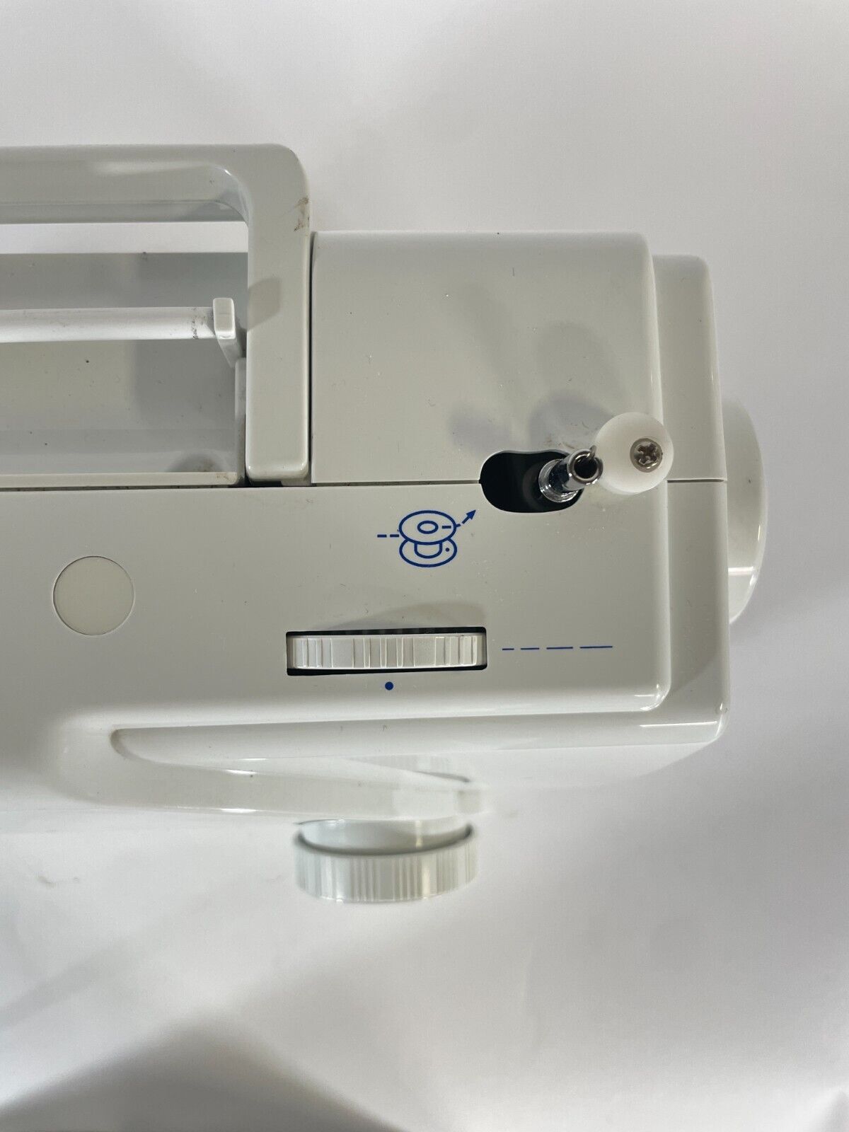 SINGER SIMPLE SEWING MACHINE - MODEL 50T8 E99670 - No Power Cord/Pedal