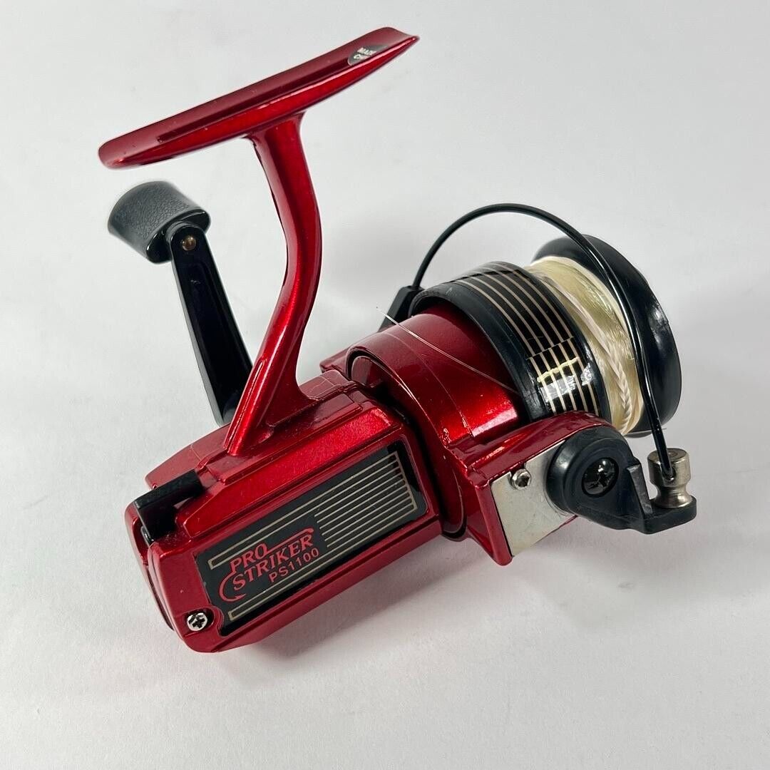 Pro Striker PS1100 Red Fishing Reel 8lb/165yds gear ratio 3.3:1 - Excellent Con.