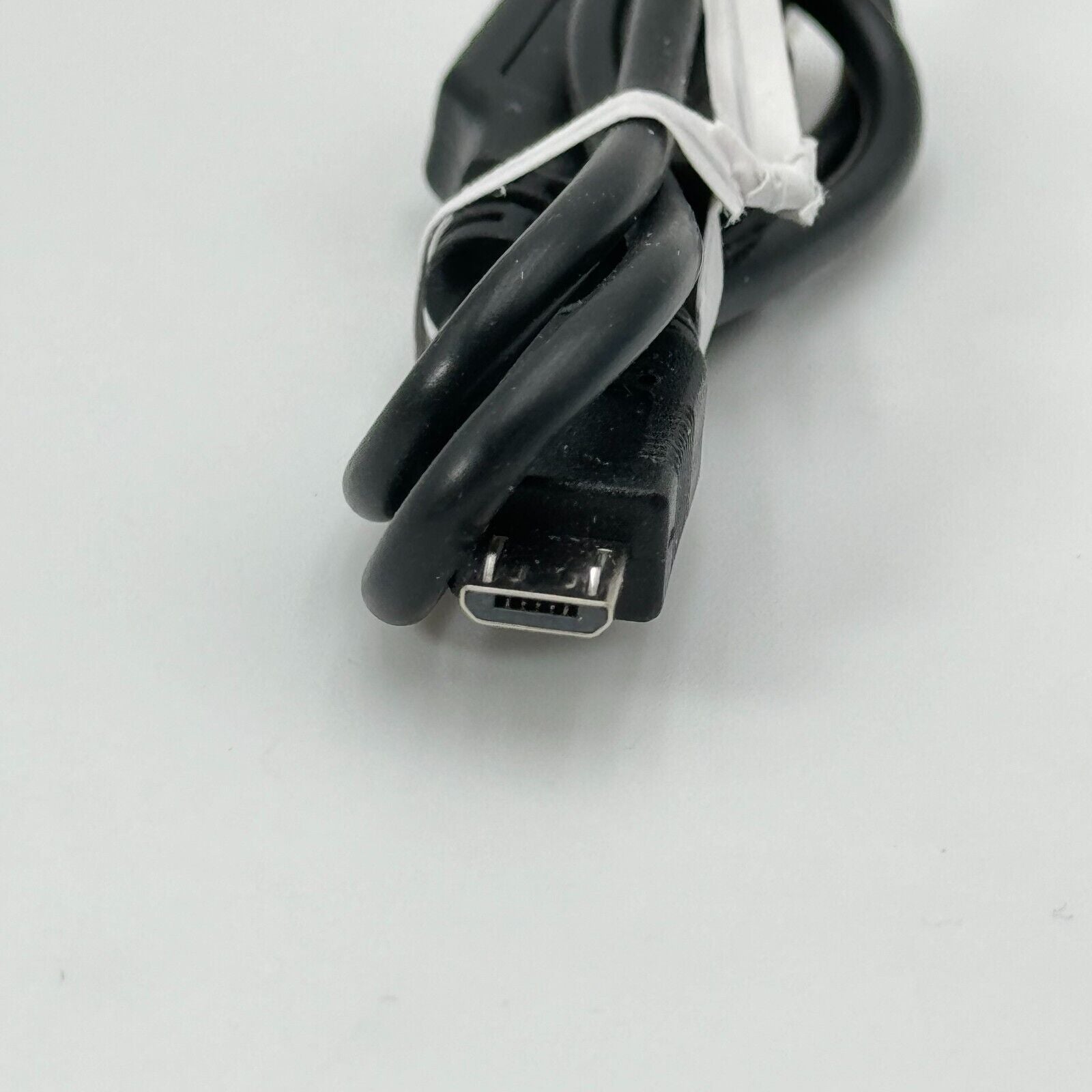 Zgear Lightweight & Compact Power Bank 2600 mAh Phone Charge Blue Micro USB Cord