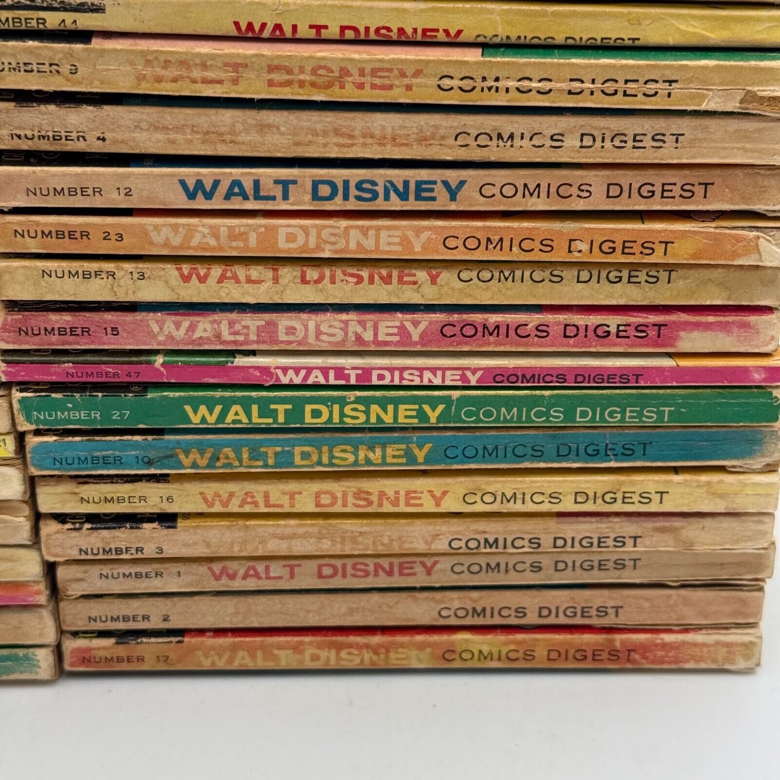 Lot of 34 Vintage Walt Disney Comics Digest Books Collection - US CLASSIC COMICS