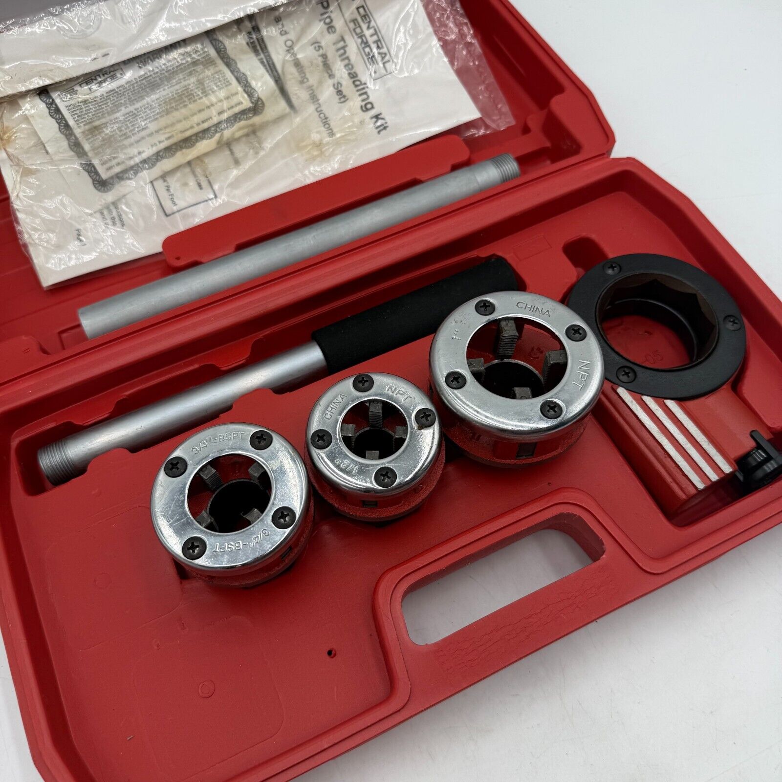 Central Forge Pipe Threading Kit 5 Piece Set 30027 With Plastic Case