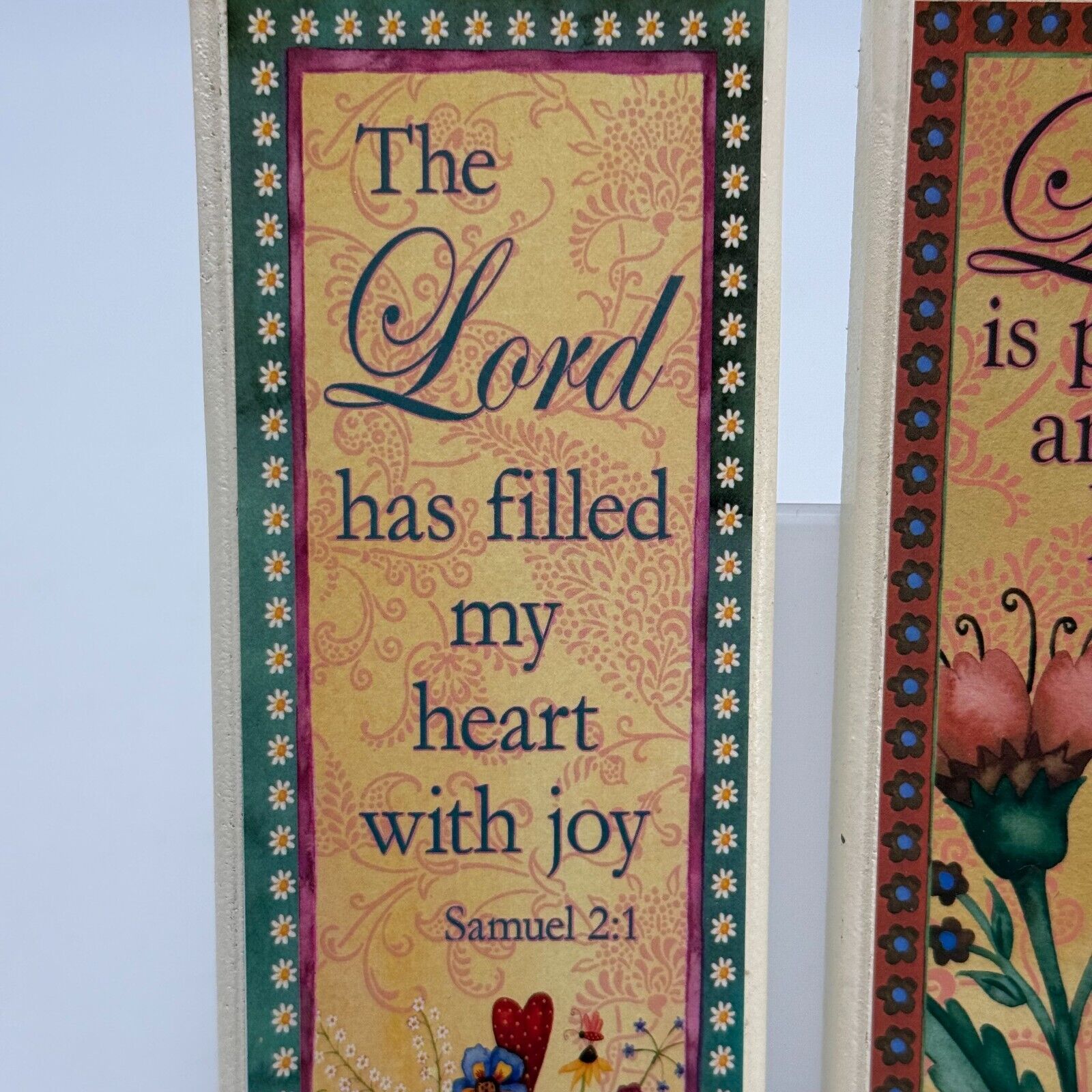 Pair of 8.5" Hanging Wall Plaques W/ Floral Designs & Inspirational Bible Verse