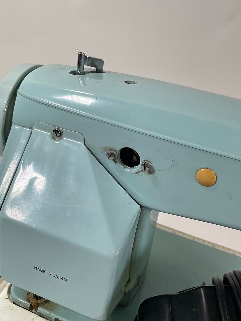 Vintage GoodHousekeeper Mark II Sewing Machine & Pedal - Tested
