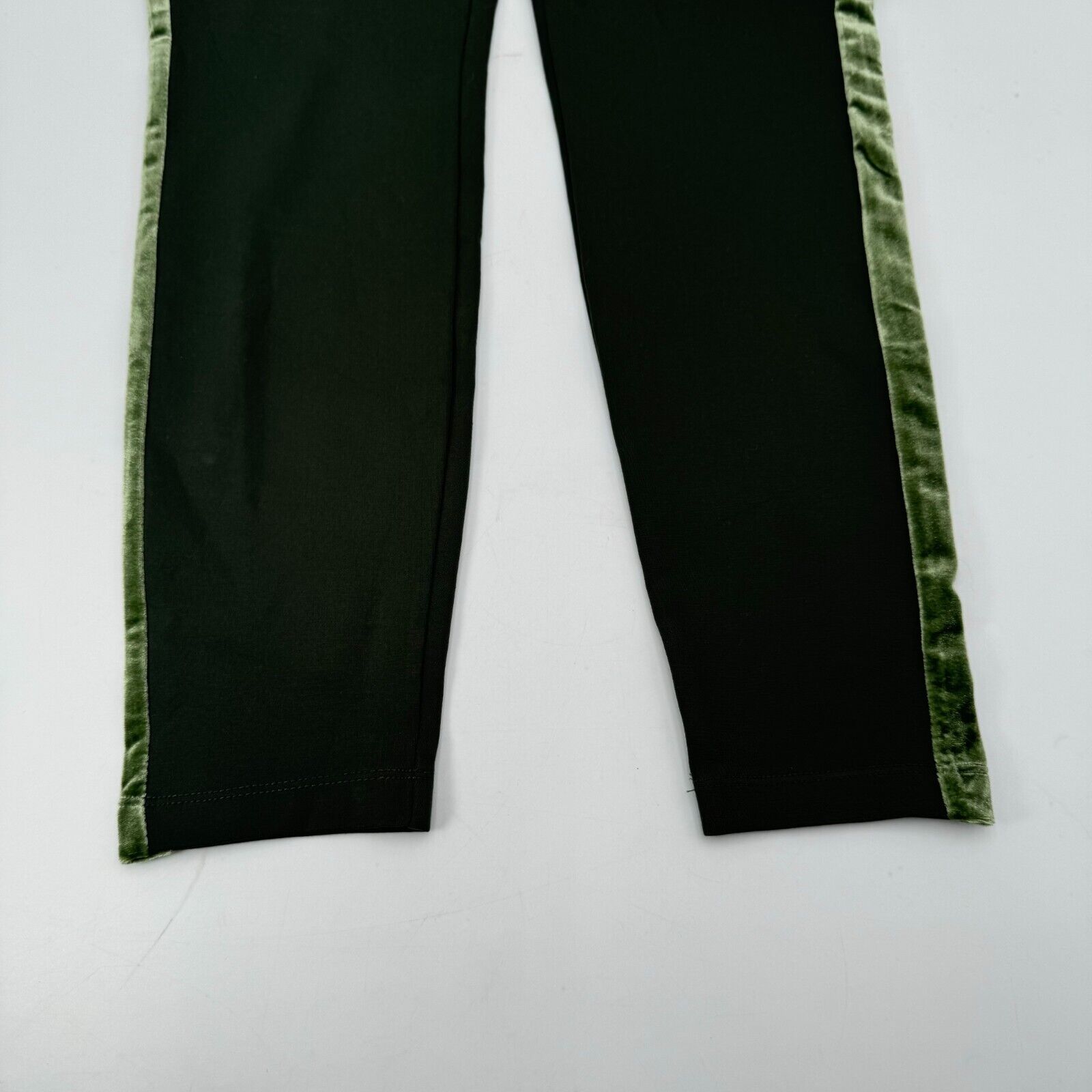 Time And Tru Velvet Leggings Olive Green Active Sweats Womens Size L 12-14 NWT