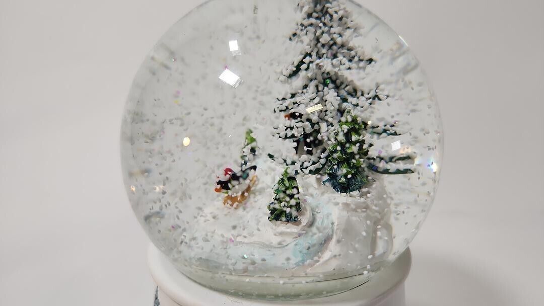Wind Up Rotating Snow Globe Music Box, Winter Theme Christmas Penguins Sledding