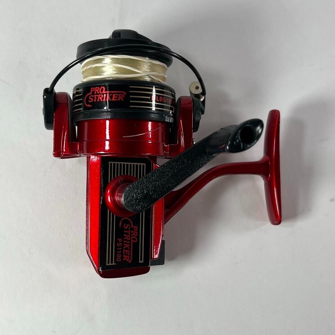 Pro Striker PS1100 Red Fishing Reel 8lb/165yds gear ratio 3.3:1 - Excellent Con.