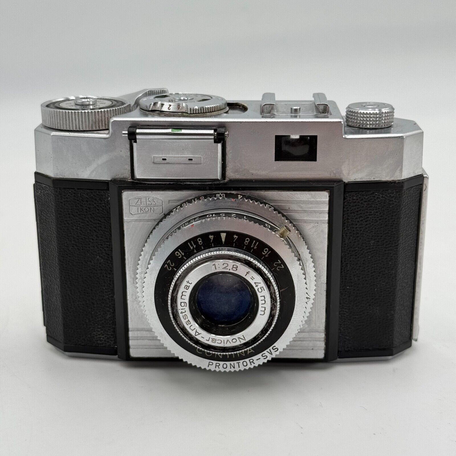 Zeiss Ikon 527/24 Rangefinder SLR Vintage Camera With 1:2.8 f45mm Novicar lens