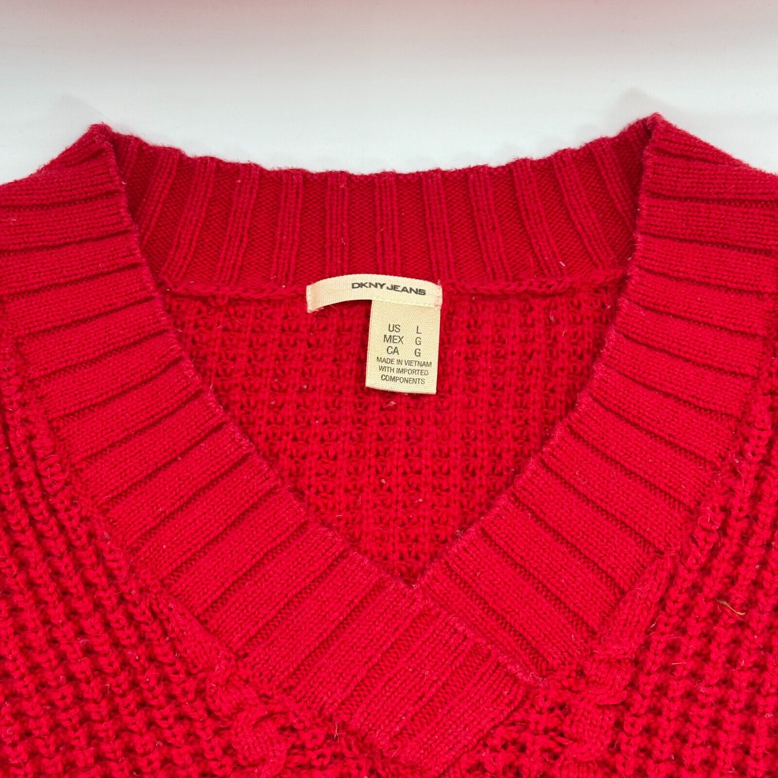 DKNY Sweater Red Pullover V-neck Ribbed Edges Cord Knitted Women’s Size Large US