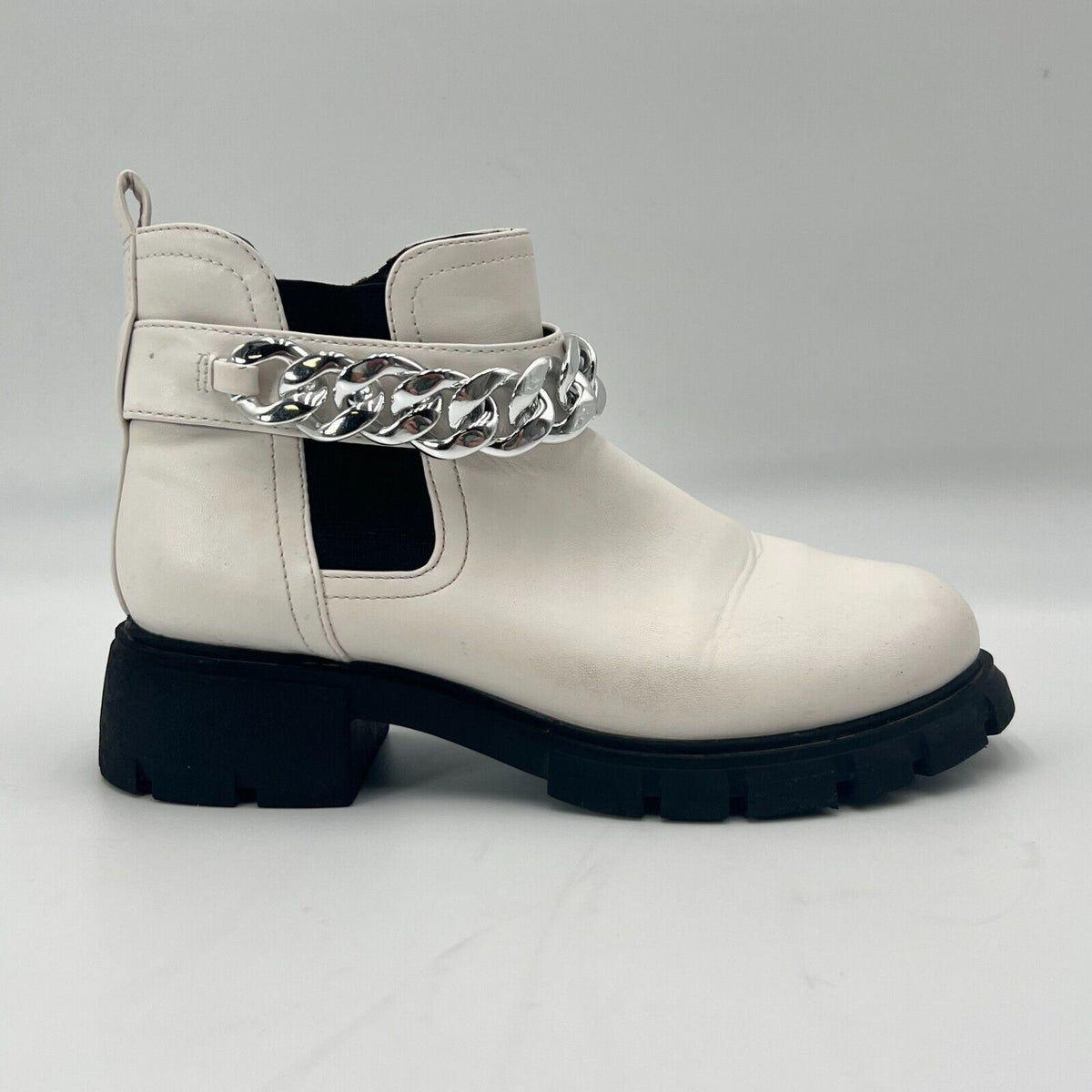 Cushionaire Clover White Black Slip On Chain Strap Comfort Boot Womens Size 5