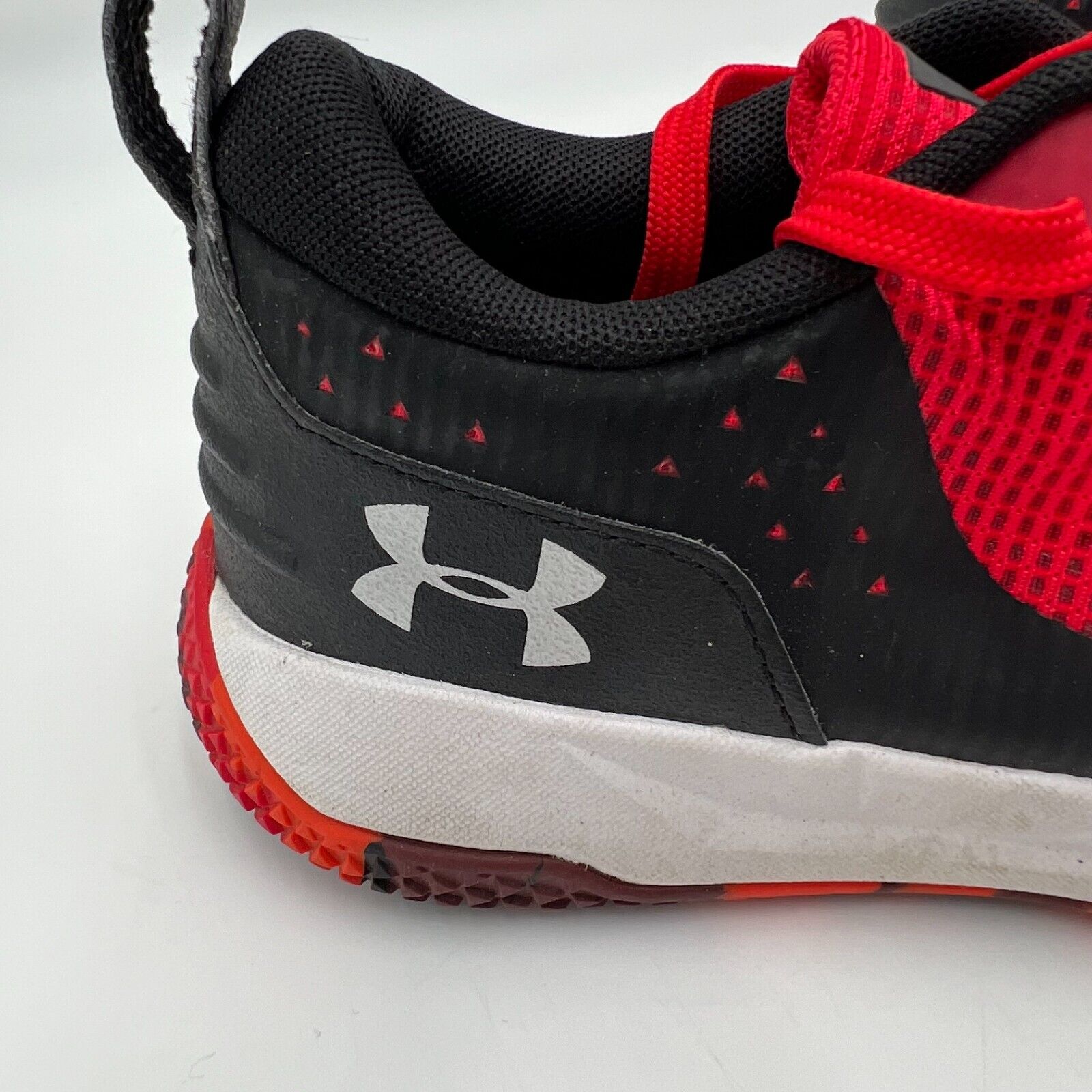 Under Armour Grade School Size 7Y Art 3000144-600 2018 Red Black Camo Mesh RARE!