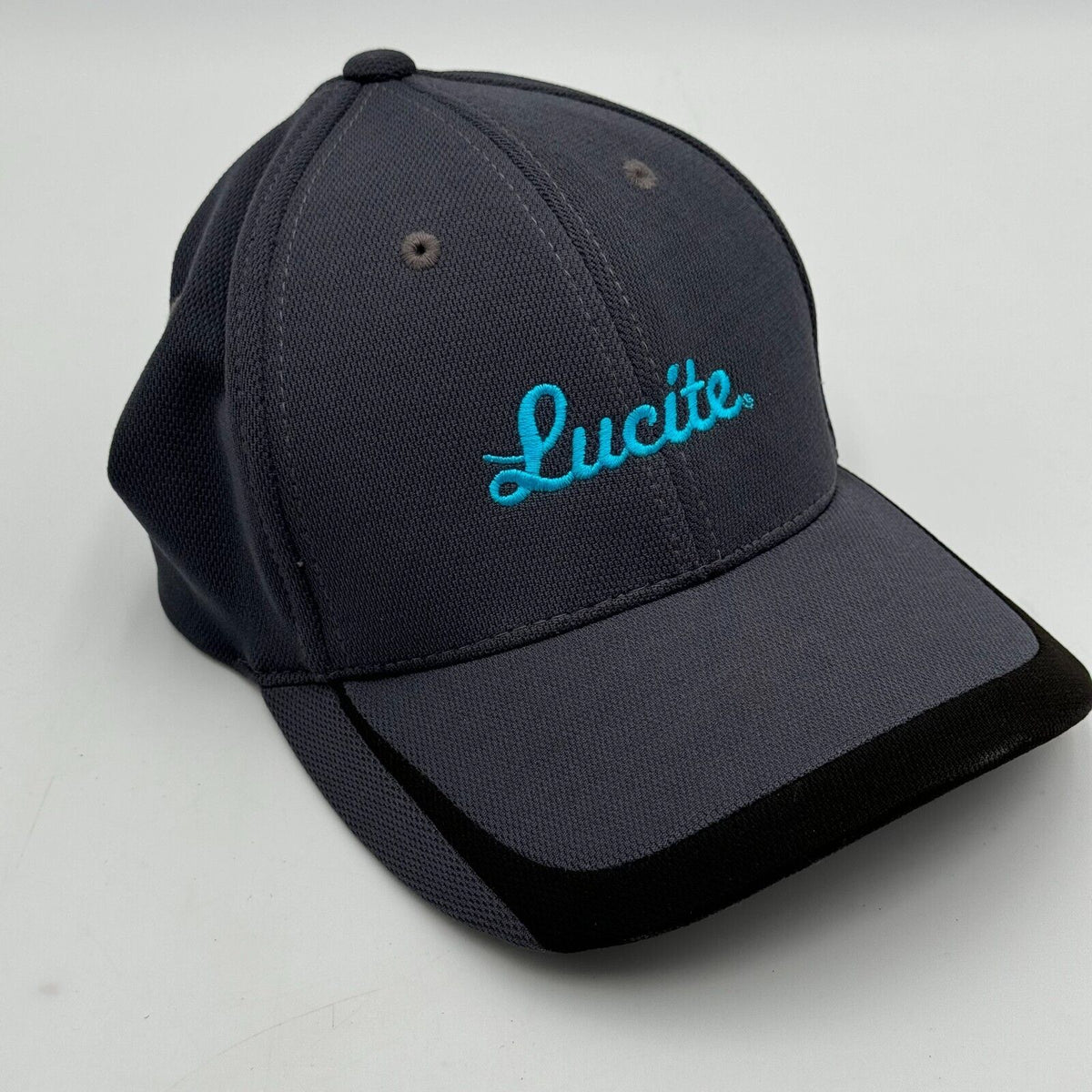 Sport-Tek STC16 Unisex Flexfit Performance Colorblock Cap Grey Back Stripe Blue