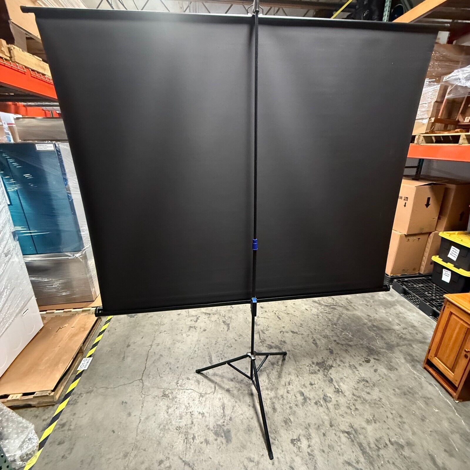 100-inch Video Projector Screen, Easy Fald-Out & Roll-Up Projection Display 4:3