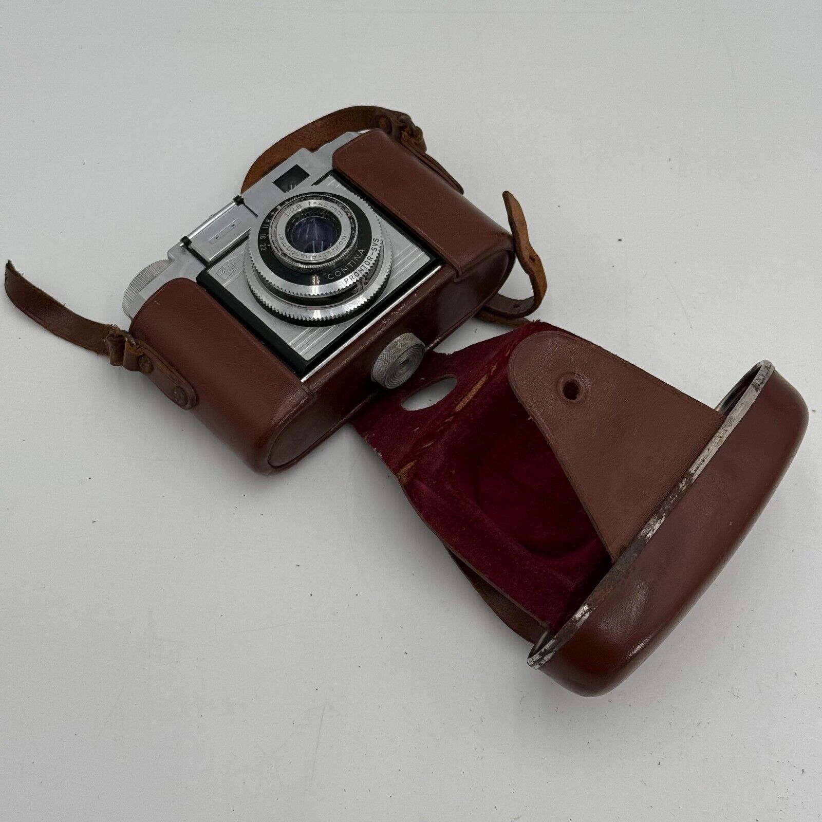 Zeiss Ikon 527/24 Rangefinder SLR Vintage Camera With 1:2.8 f45mm Novicar lens