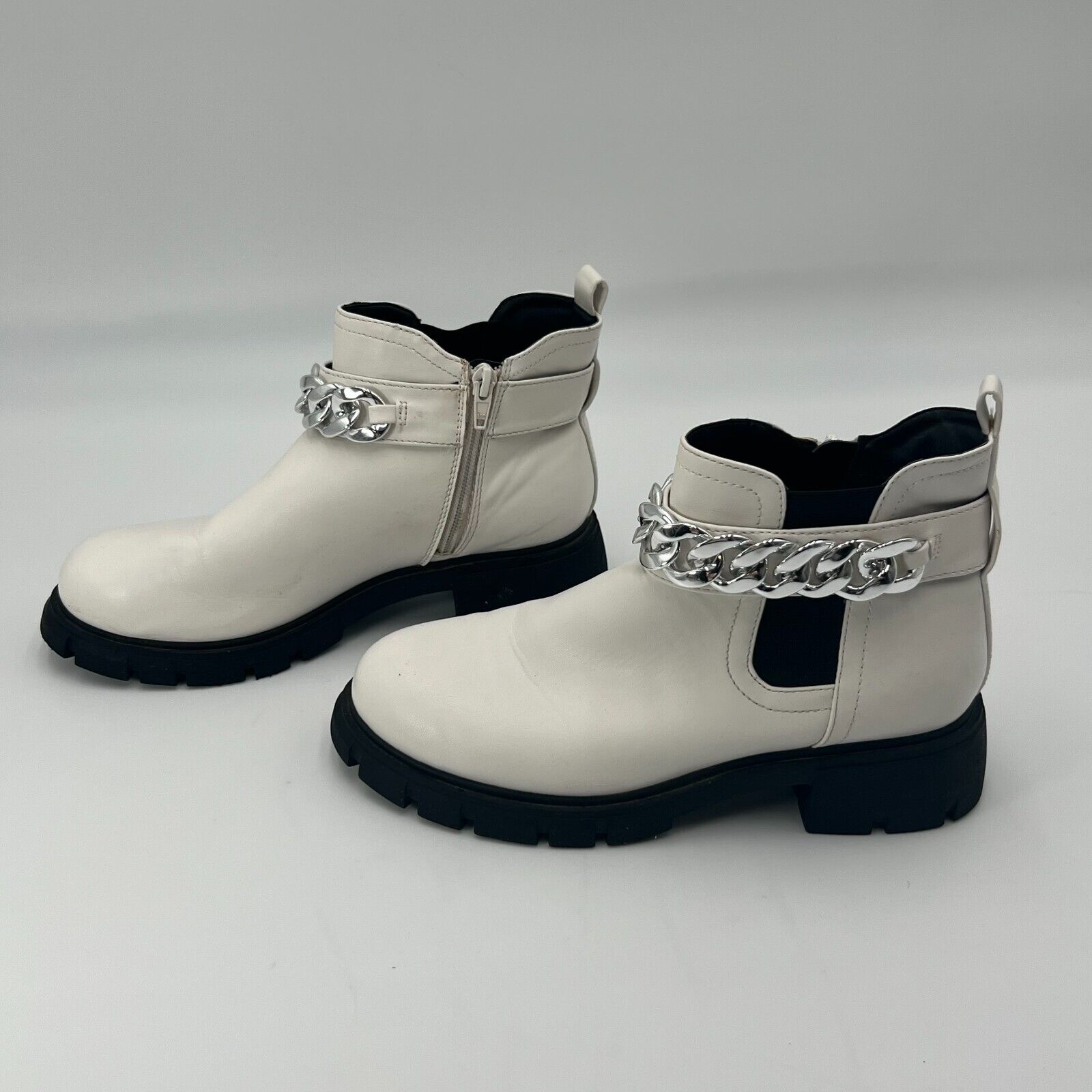 Cushionaire Clover White Black Slip On Chain Strap Comfort Boot Womens Size 5