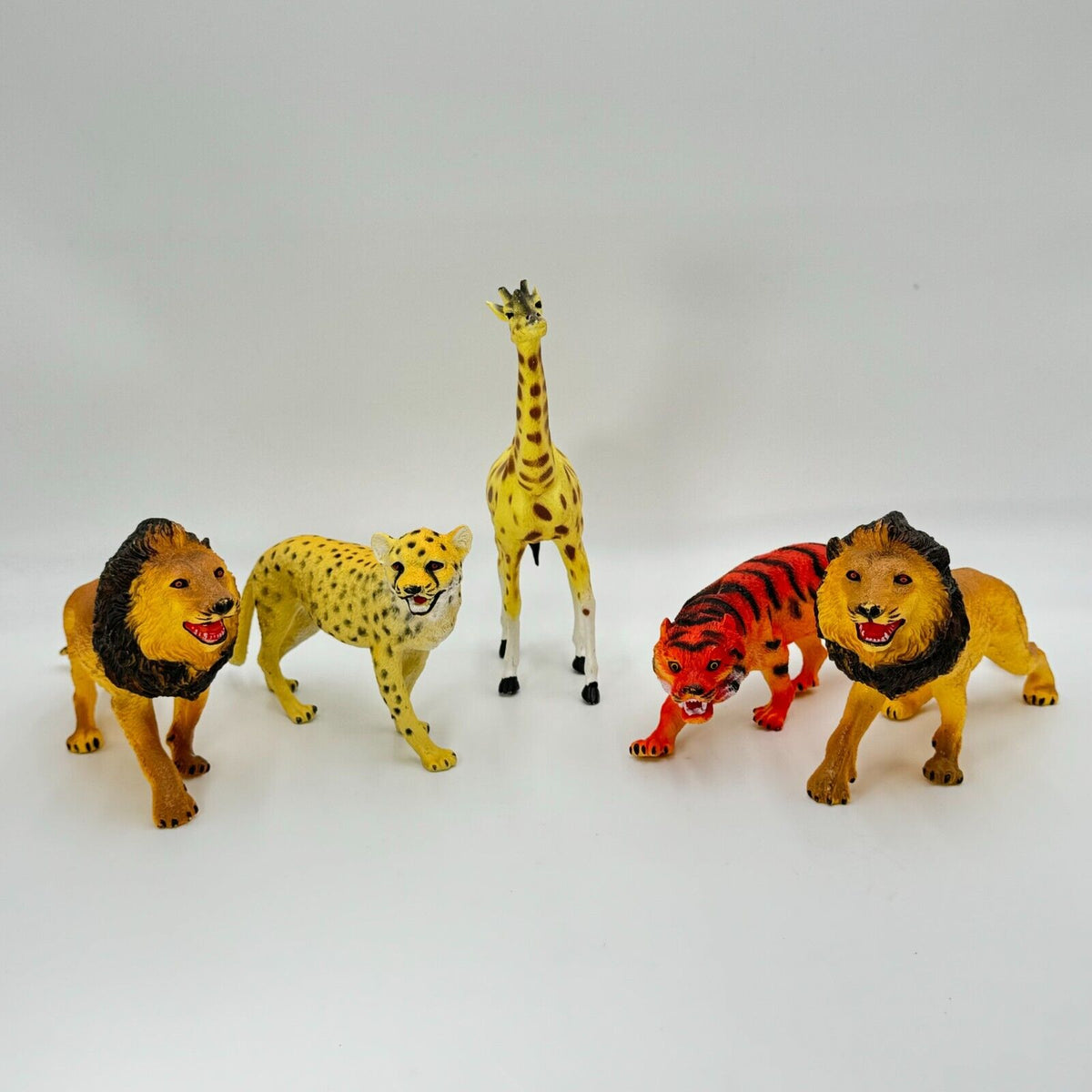 Lot of 5 Vintage Animal Fiugures Plastic Lions Tiger Cheetah Girraffe Kids Toys