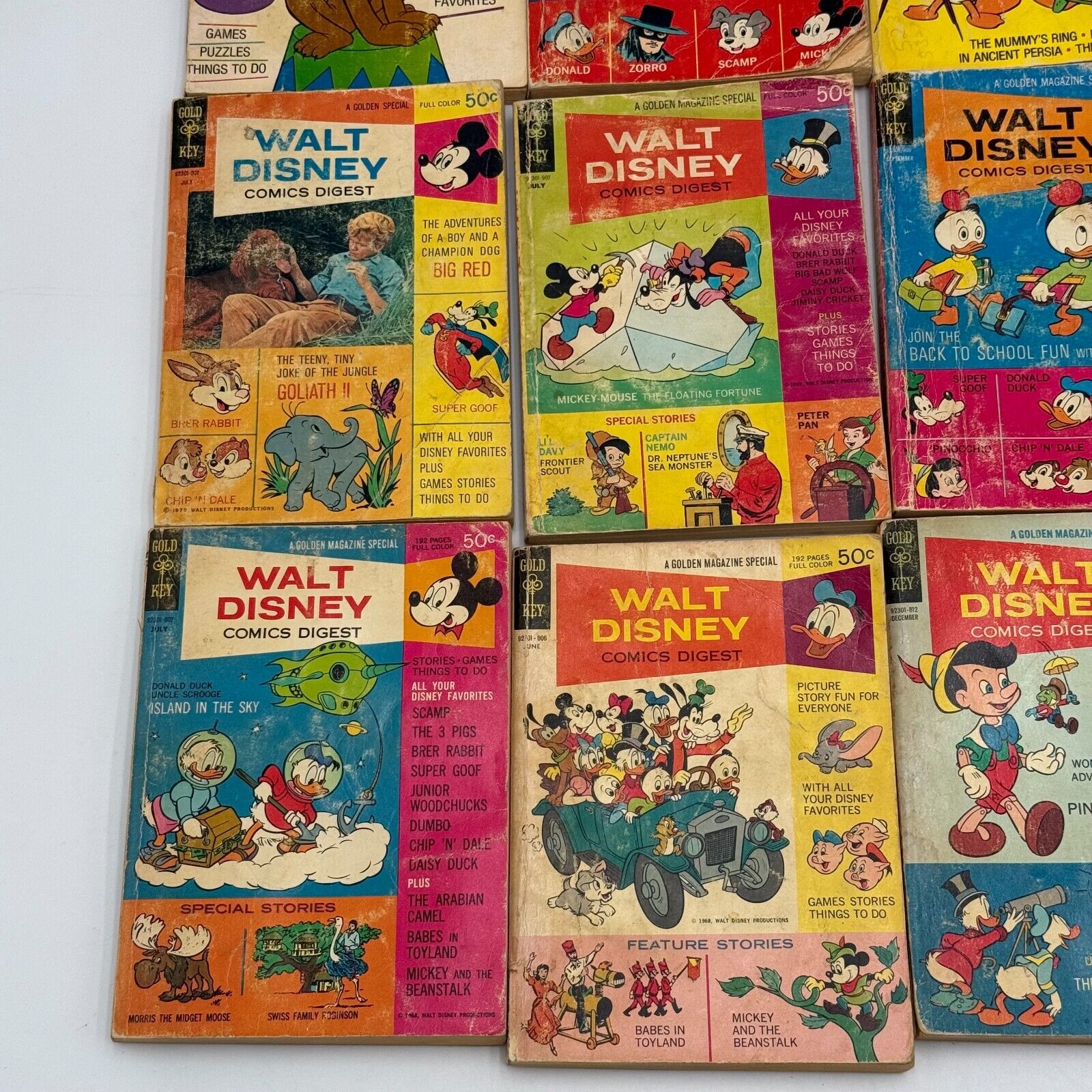 Lot of 34 Vintage Walt Disney Comics Digest Books Collection - US CLASSIC COMICS