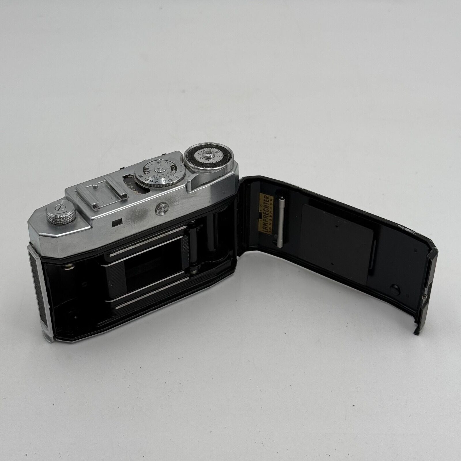 Zeiss Ikon 527/24 Rangefinder SLR Vintage Camera With 1:2.8 f45mm Novicar lens