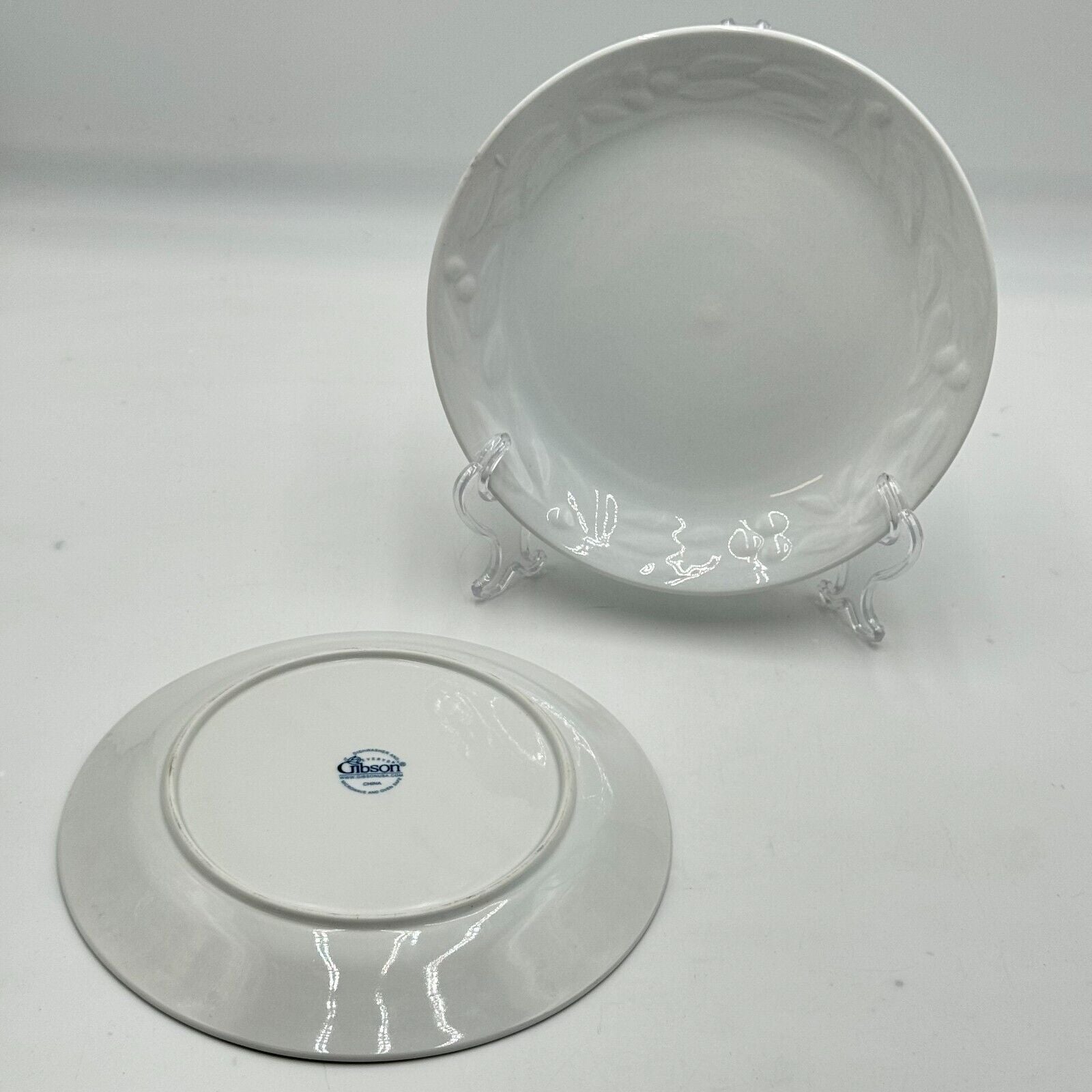 Pair of 2 Gibson White Raised Edge 10in Everyday Dinner Plates Ceramic China