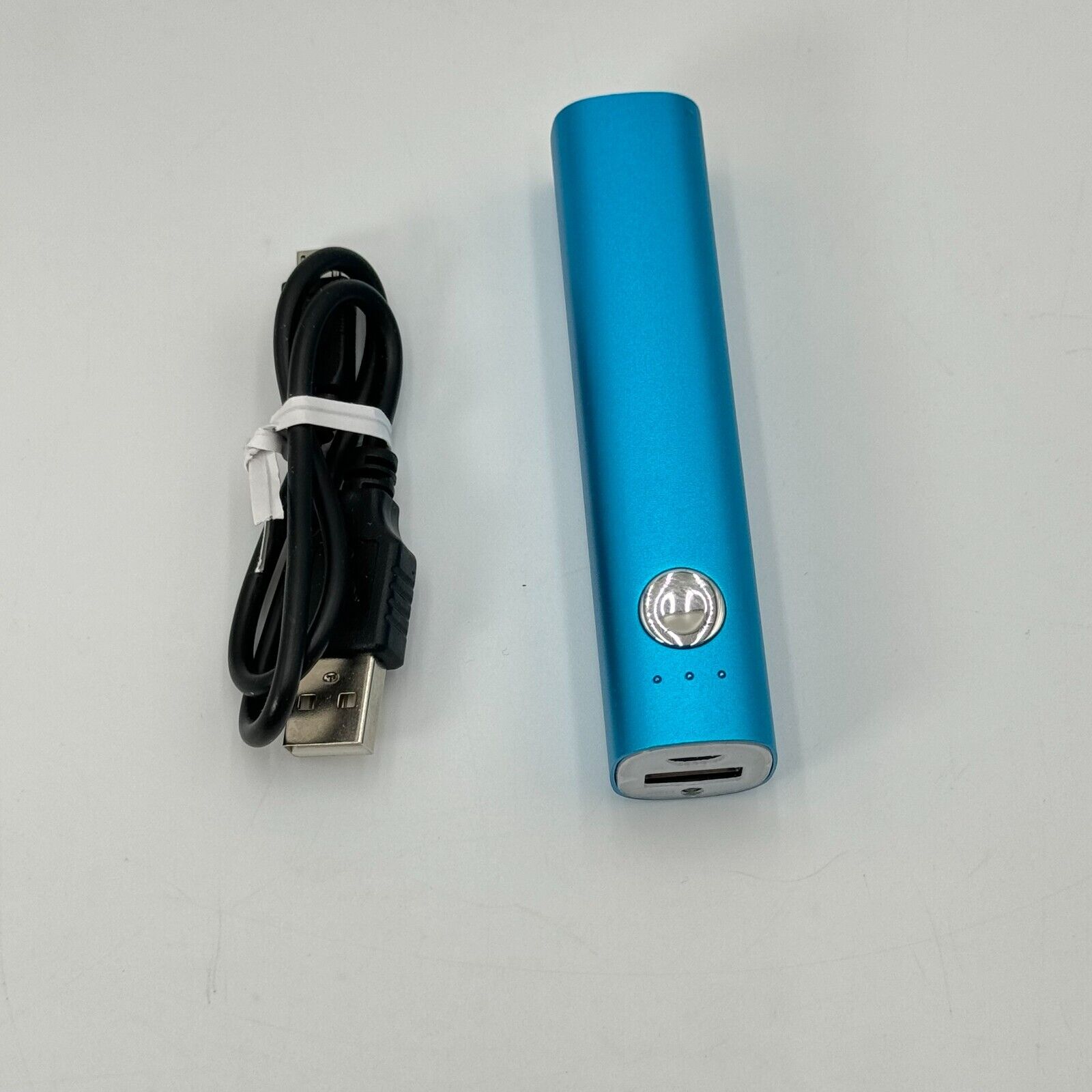 Zgear Lightweight & Compact Power Bank 2600 mAh Phone Charge Blue Micro USB Cord