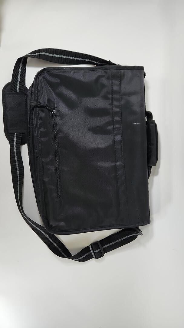 Black Solo Briefcase/Laptop Messenger Bag - Laptop Carry Bag - Portable - 15.6"