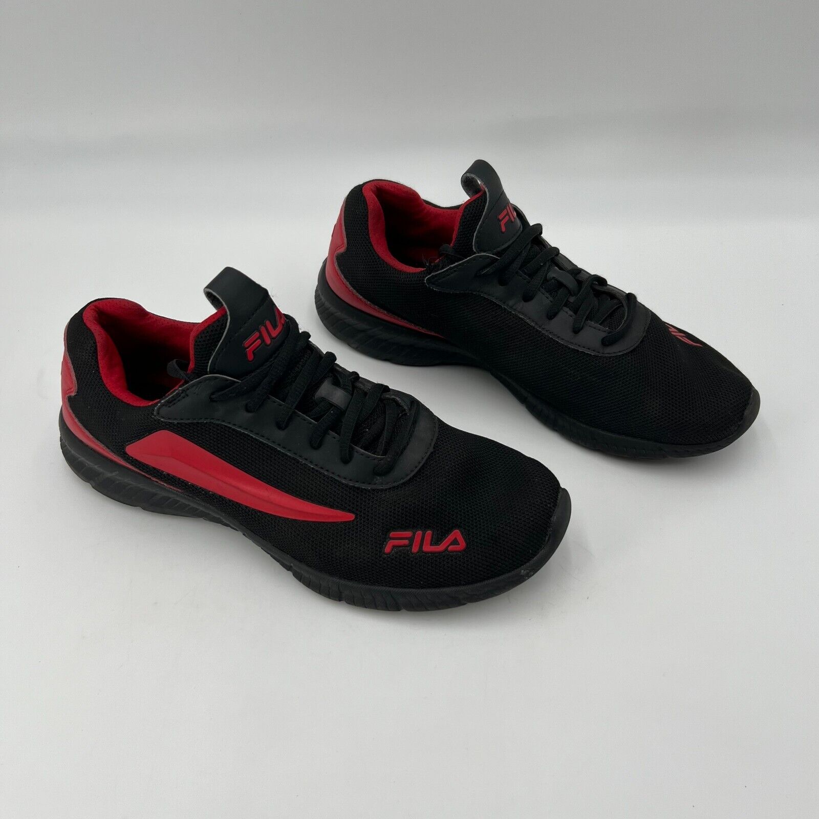 Fila Rare Red Black Oxidation Sneakers Athletic Laced Running Shoe Mens Size 9