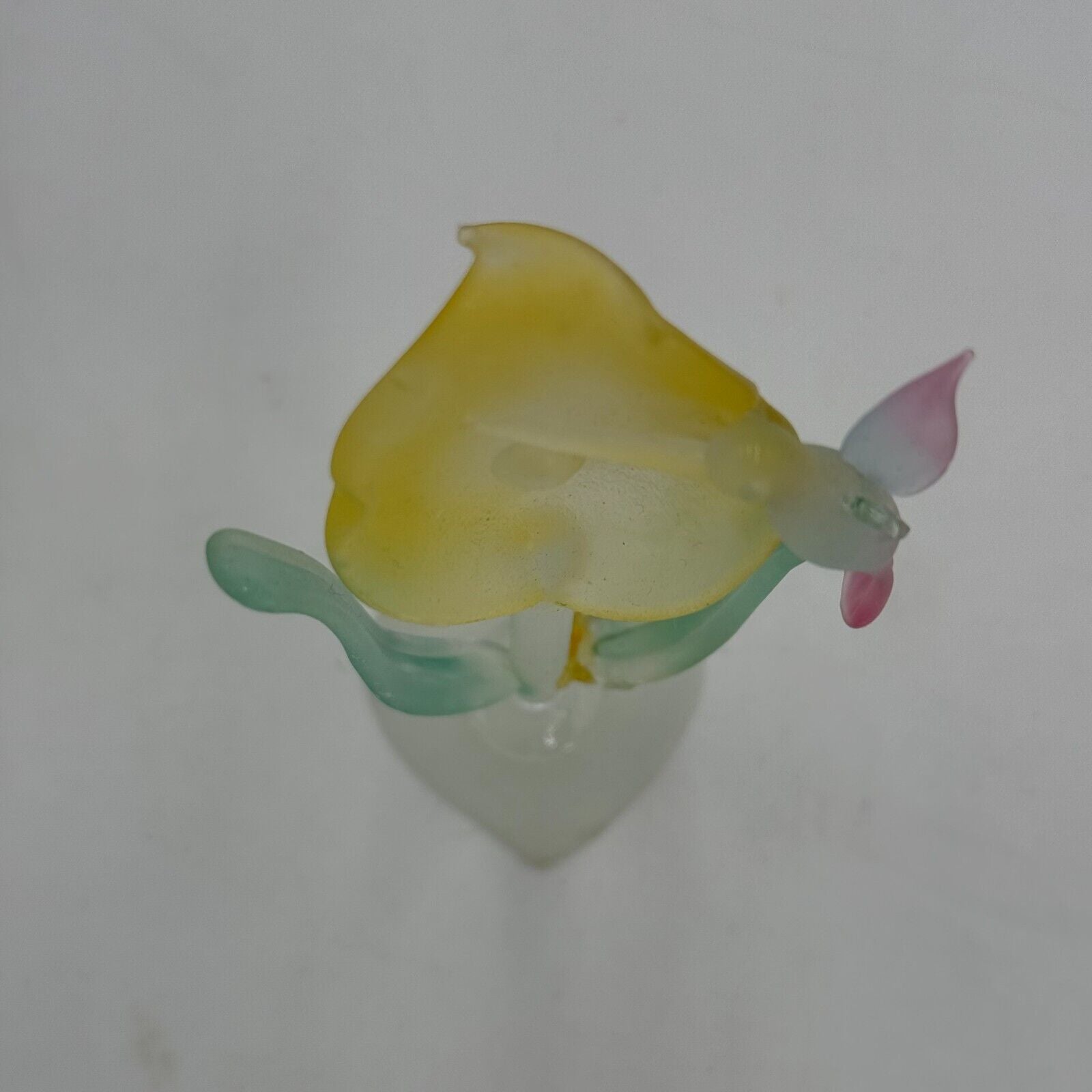 Handcrafted 4in Frosted Glass Sculpture Yellow Flower & Humming Bird Home Decor