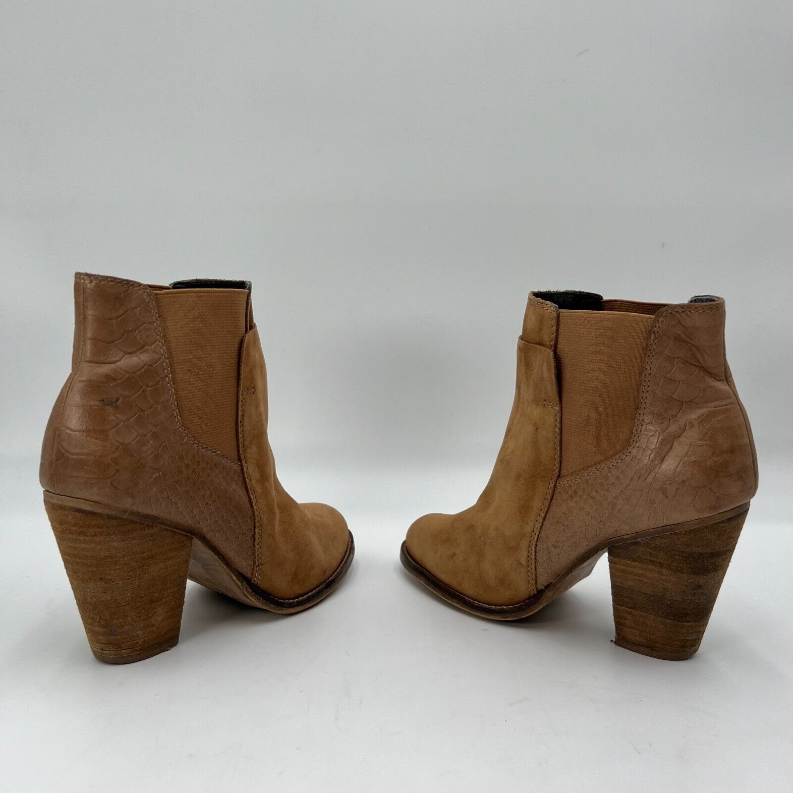 Aldo Ankle Boots Tan Chic 3” Heel Chelsea Western Style Leather Womens Size 8