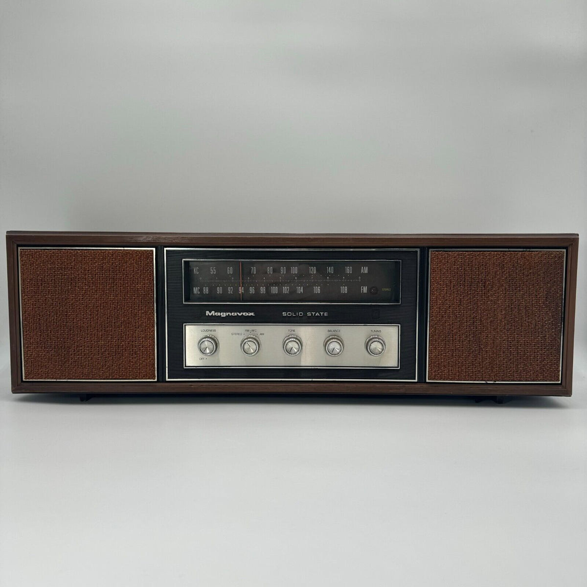 Magnavox Tabletop Solid State 1FM031 Walnut Finish 27" Stereo Radio. Powers On