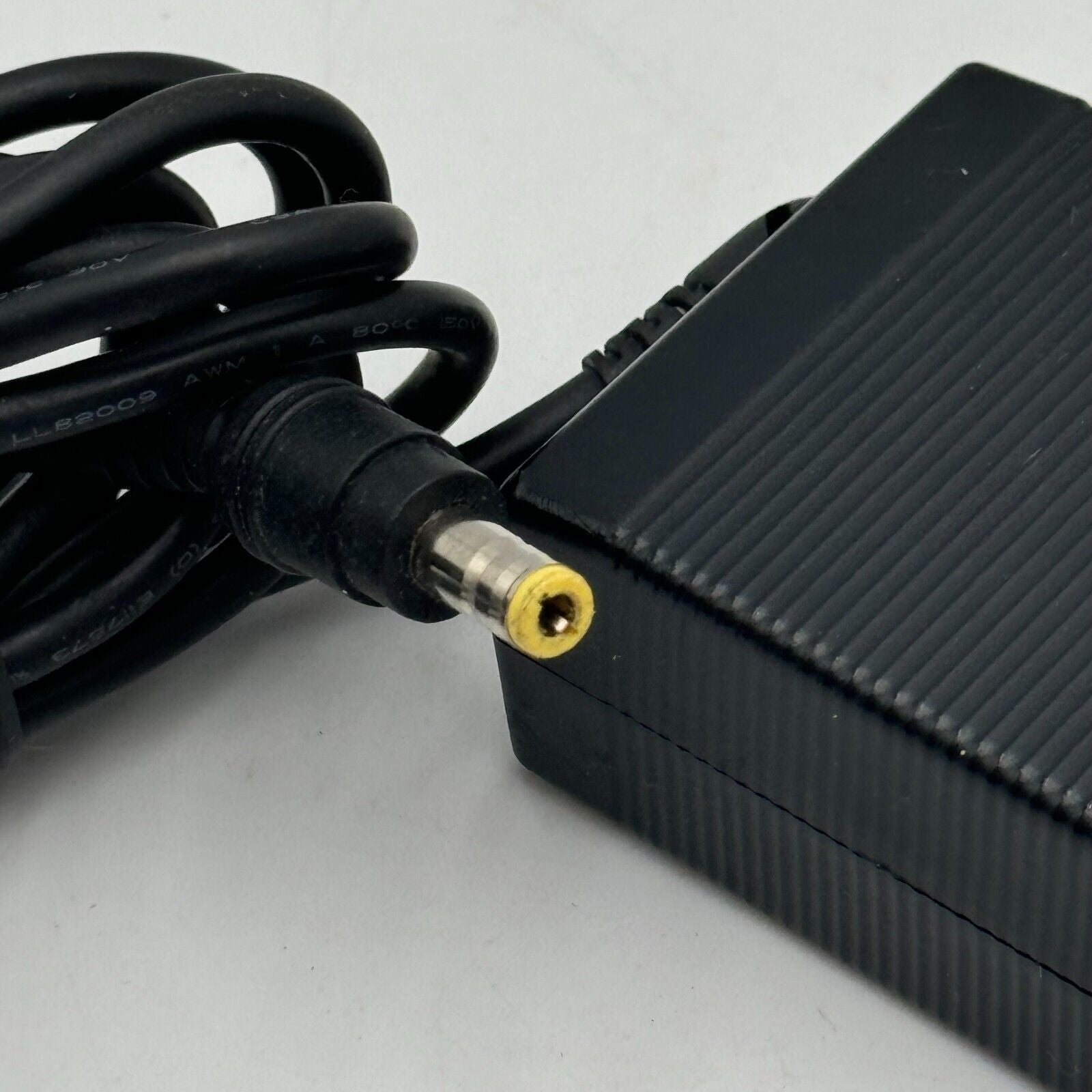 IBM AC Adapter 16 Volt  D33030 Power Supply Cord For IBM Computer Laptop VGC