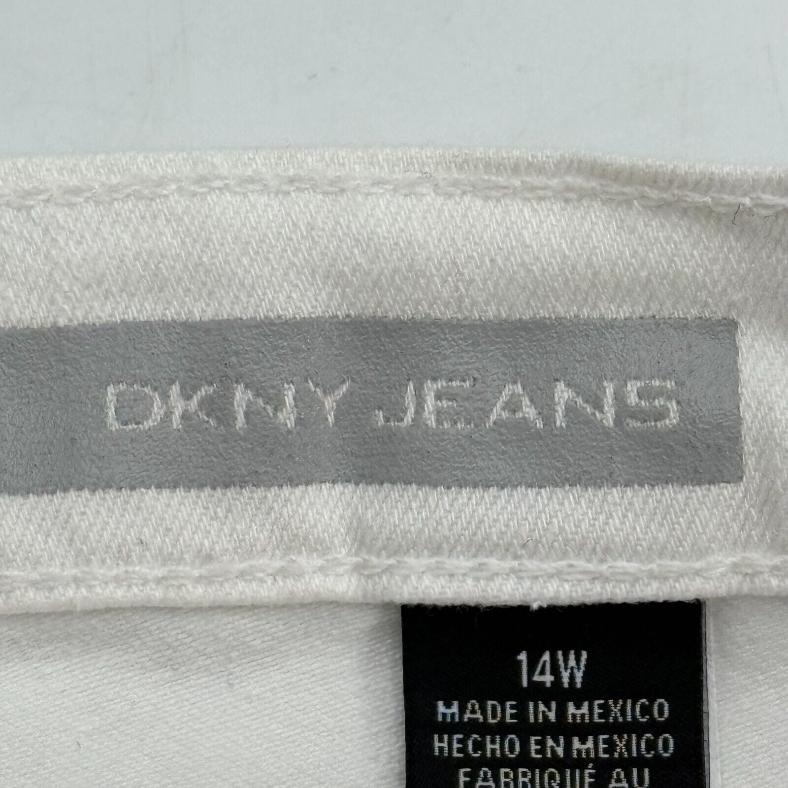 DKNY Jeans Bleecker Boyfriend Womens Size 14W Stretch Denim White