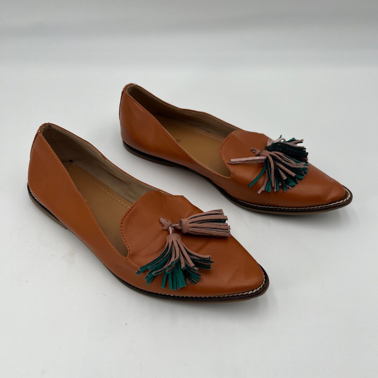 Chumback Slip On Loafer Brown Leather Tassels Flats Pointed Toe Womens Size 9