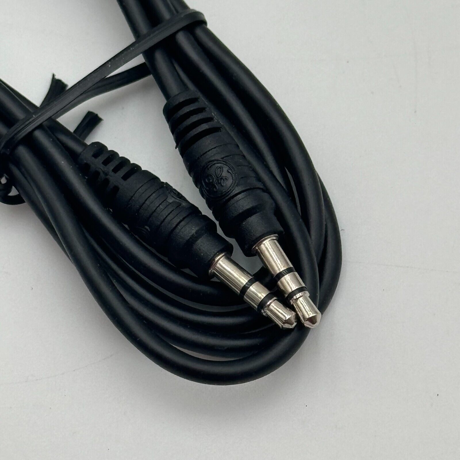 GE Audio Cable 3.5 mm Auxiliary 3ft - New