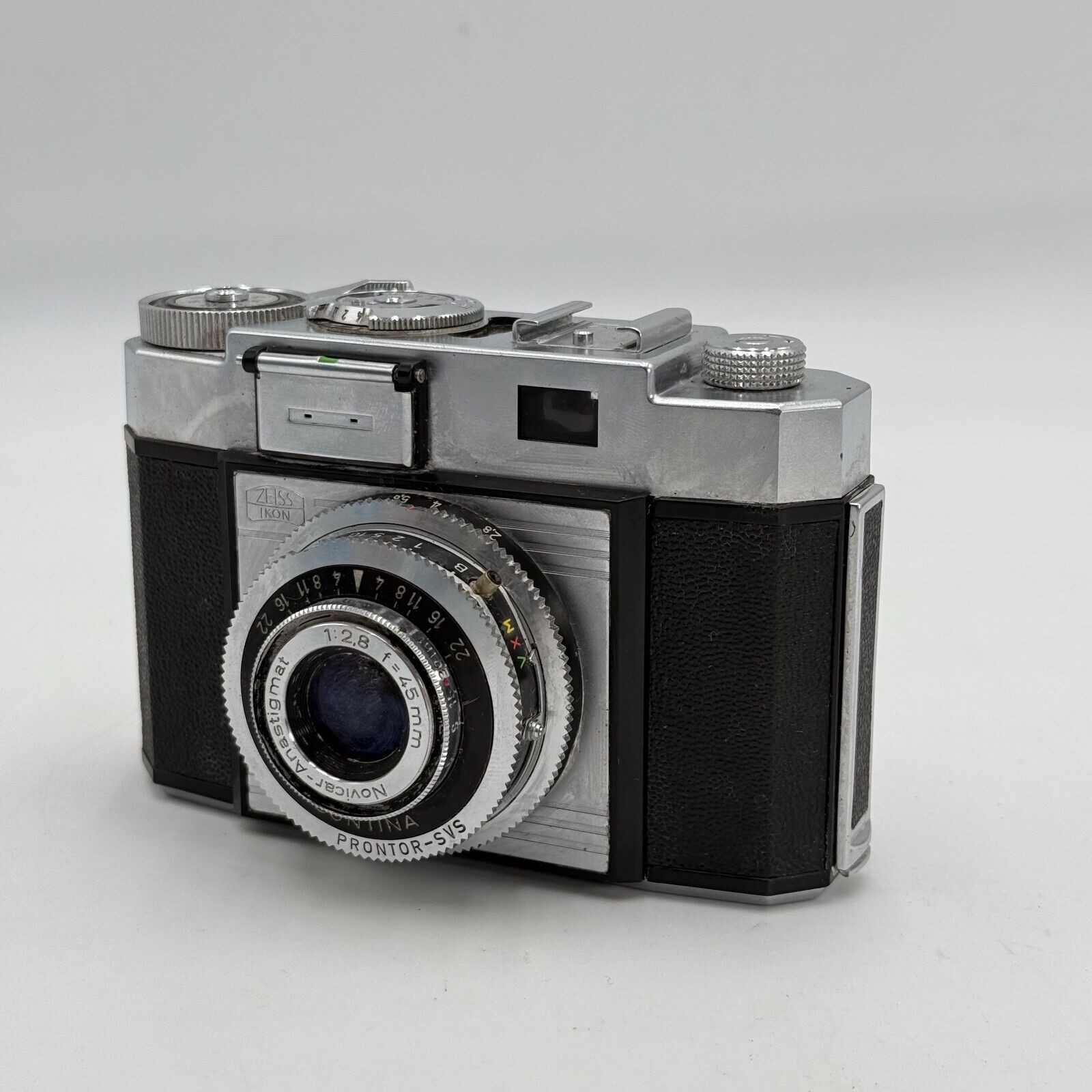 Zeiss Ikon 527/24 Rangefinder SLR Vintage Camera With 1:2.8 f45mm Novicar lens