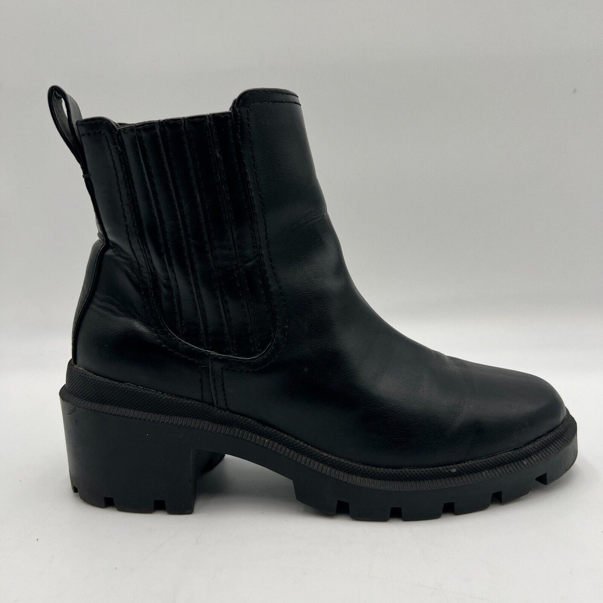 Universal Thread Black Leather Memory Foam Boots Raised Heel Womens Size 9.5