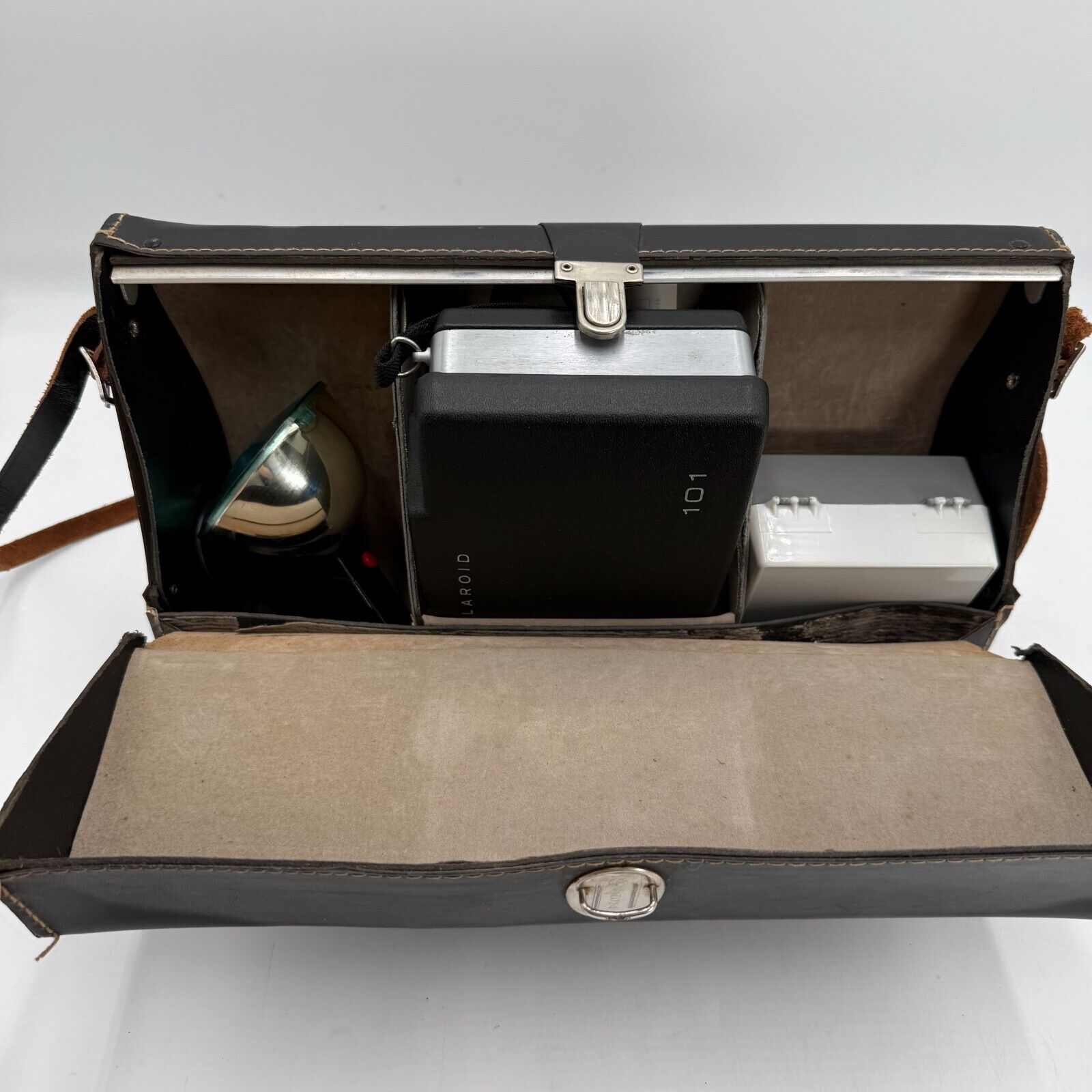 Poloroid 101 Land Camera Set Leather Case Portrait Kit Snap On Flash Original