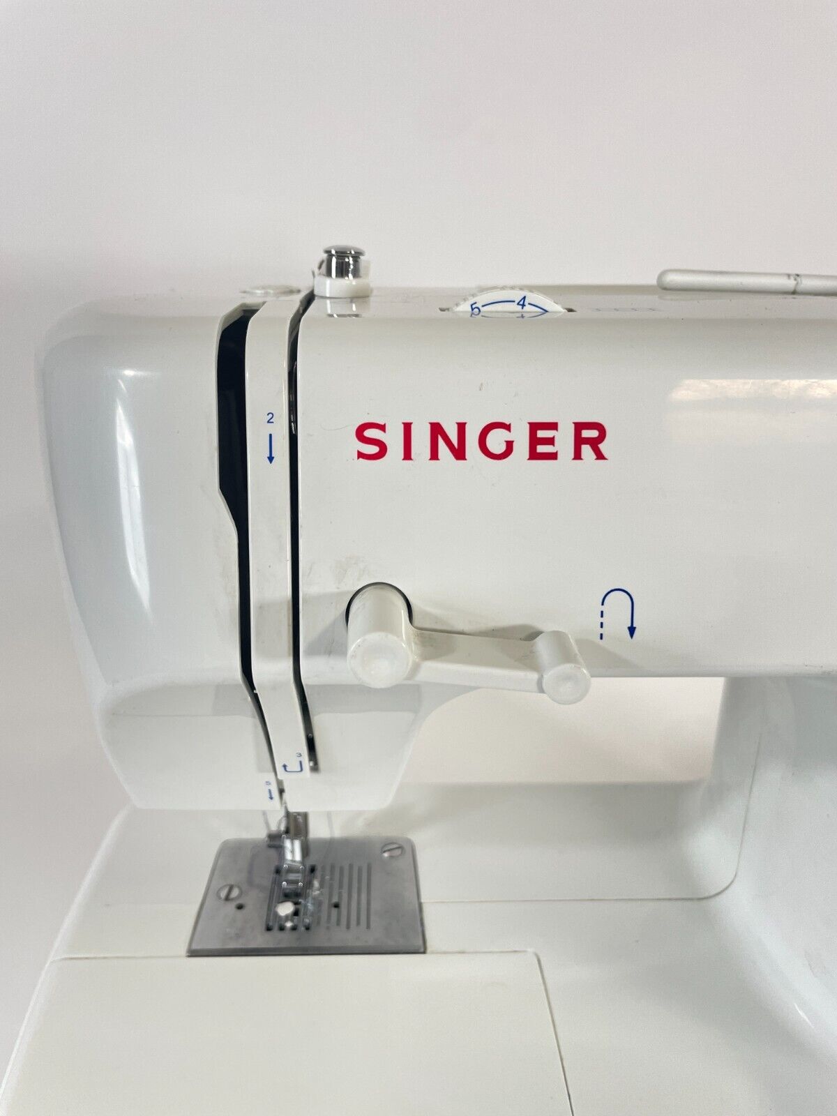 SINGER SIMPLE SEWING MACHINE - MODEL 50T8 E99670 - No Power Cord/Pedal