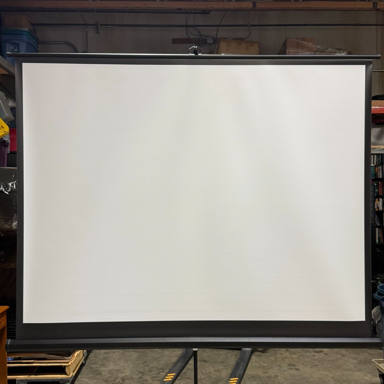 100-inch Video Projector Screen, Easy Fald-Out & Roll-Up Projection Display 4:3