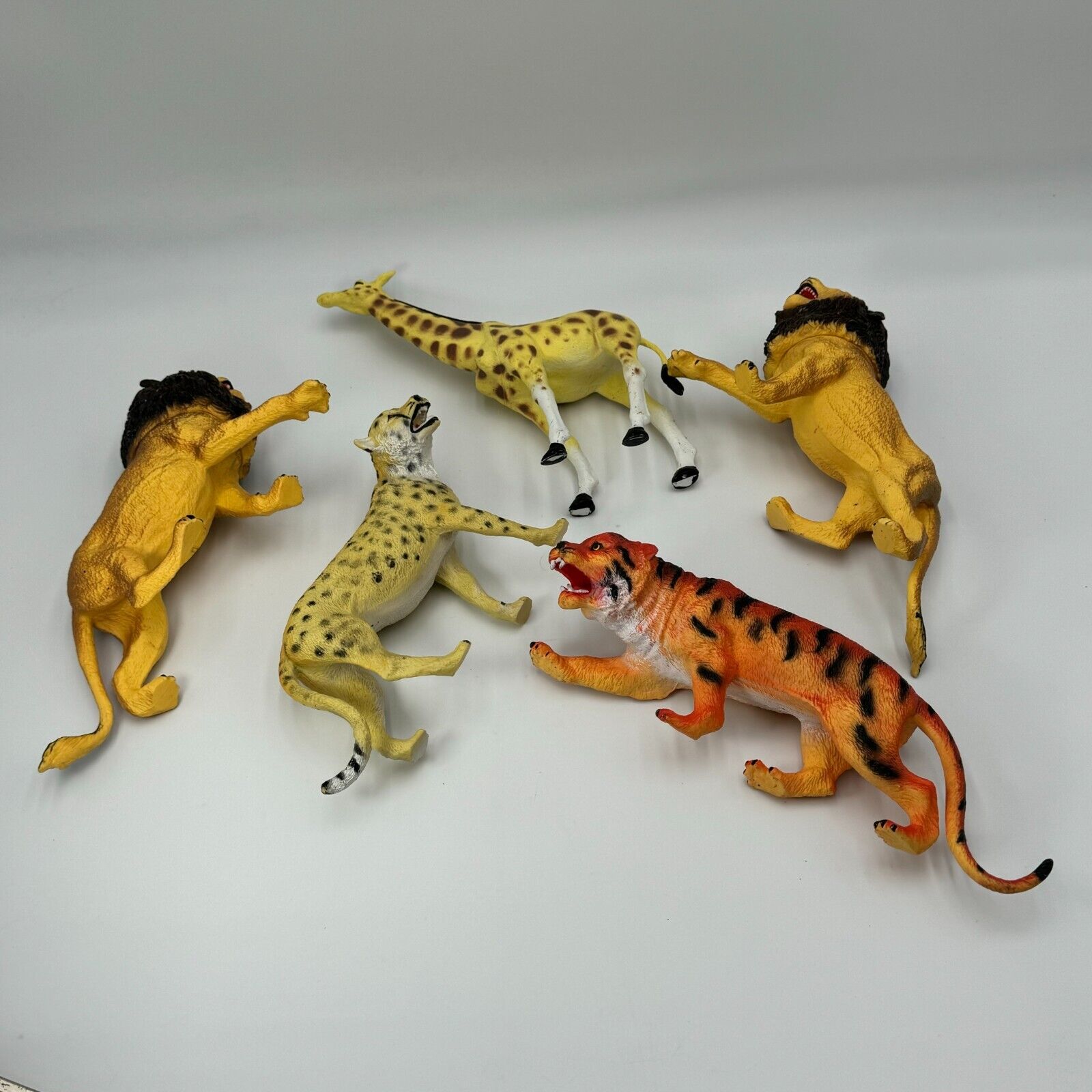 Lot of 5 Vintage Animal Fiugures Plastic Lions Tiger Cheetah Girraffe Kids Toys