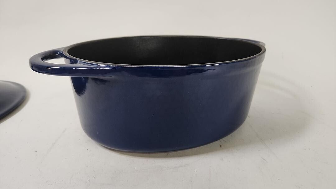 New Country Cottage Blue Oval 2 3/4 Quart Dutch Oven w/ Serving Lattice Tray