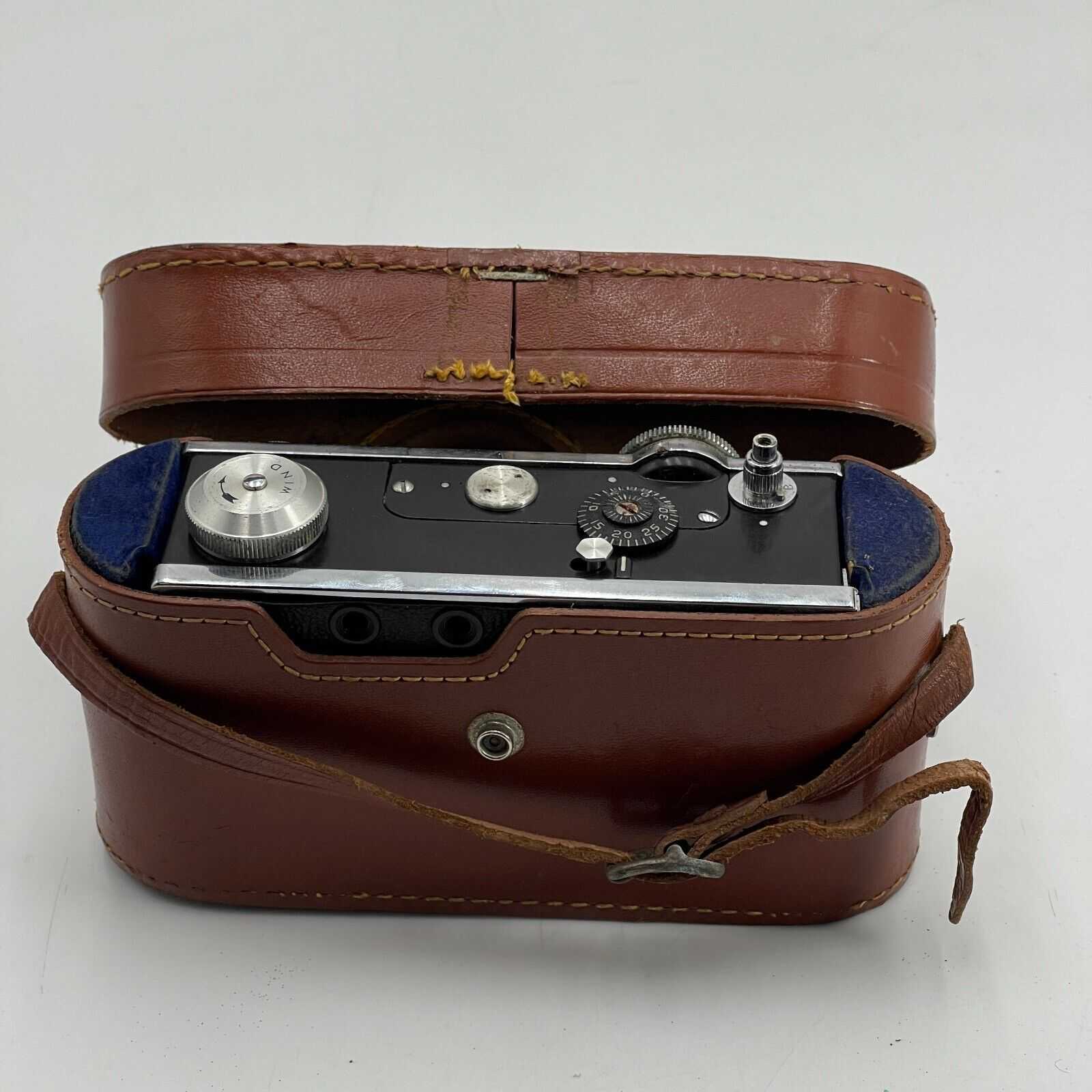 Argus Rangefinder C-Series 35mm Film Camera 50mm f/3.5 Lens W/ Leather Case