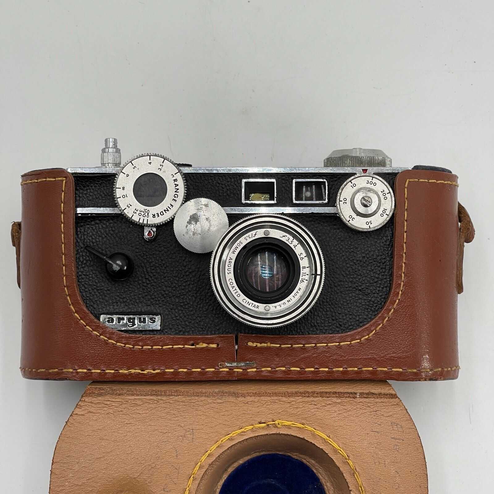 Argus Rangefinder C-Series 35mm Film Camera 50mm f/3.5 Lens W/ Leather Case