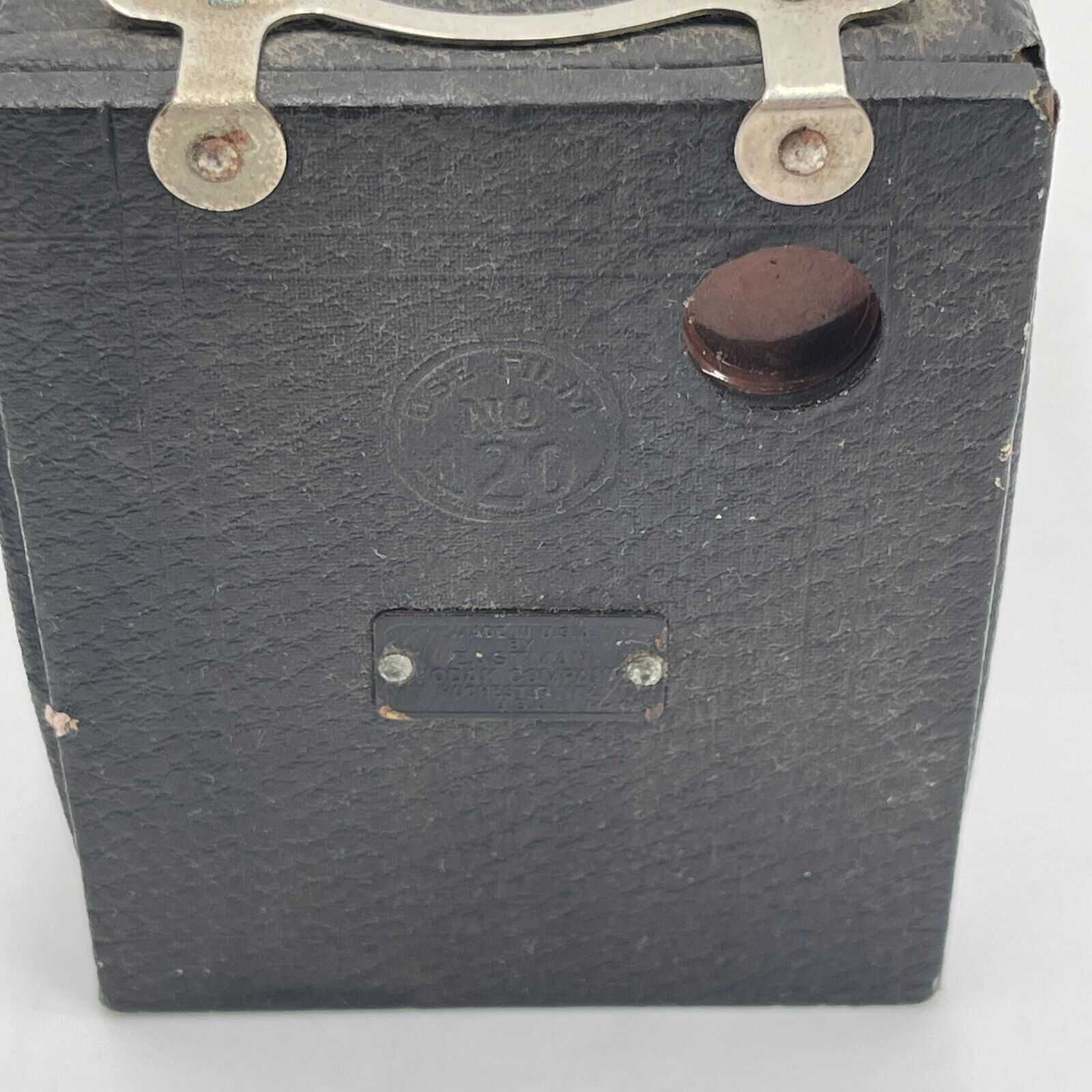 EASTMAN KODAK CO. BROWNIE No 2. BOX CAMERA est. 1920’s RARE USA With Box