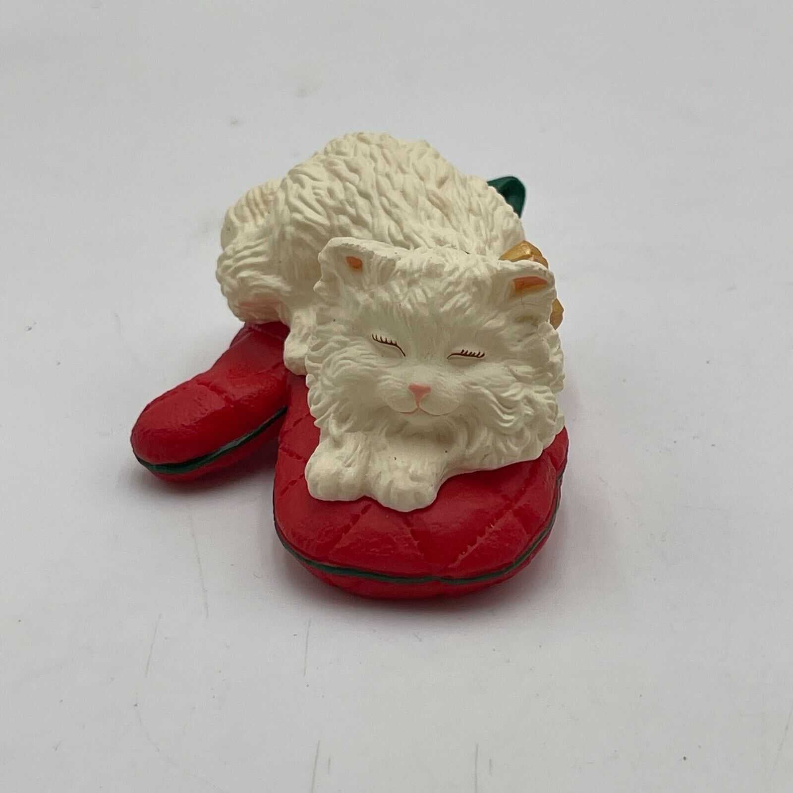 Hallmark Cat Naps Keepsake Ornament Dated 1995