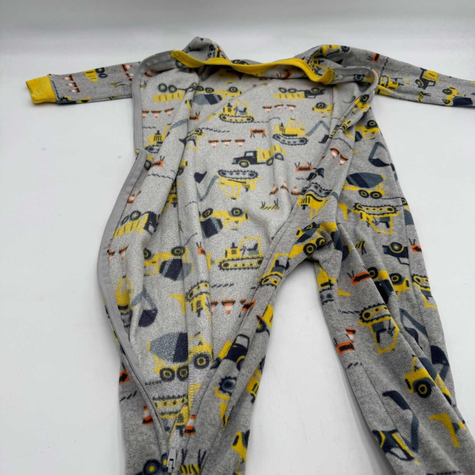 Lot of 3 Kid’s Size 3T Pajamas Warm Up Robe Carter’s Zip Up Footie Onsies Sports