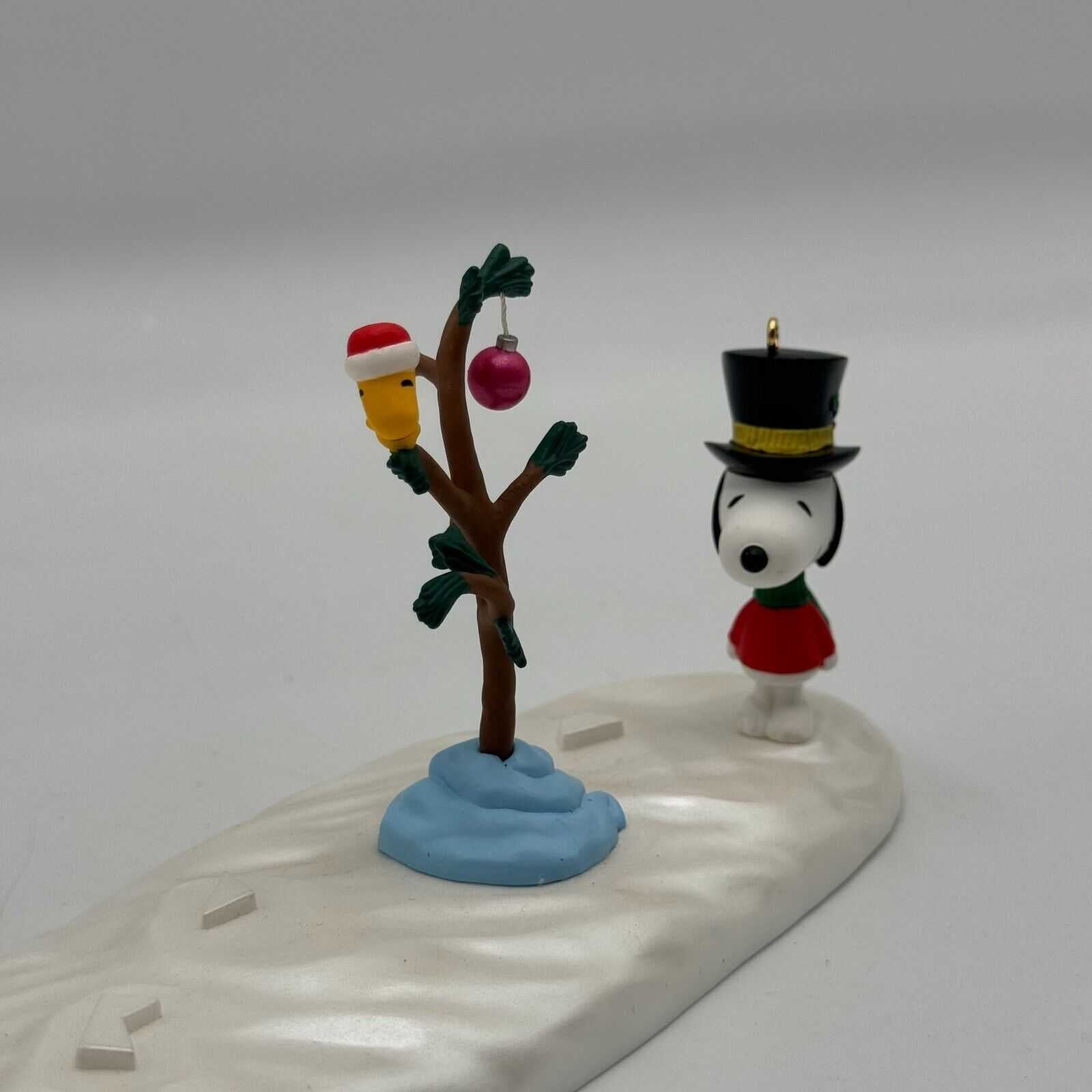 Snoopy & Woodstock Charlie Brown Christmas Collector’s Ornament Table Top 1994