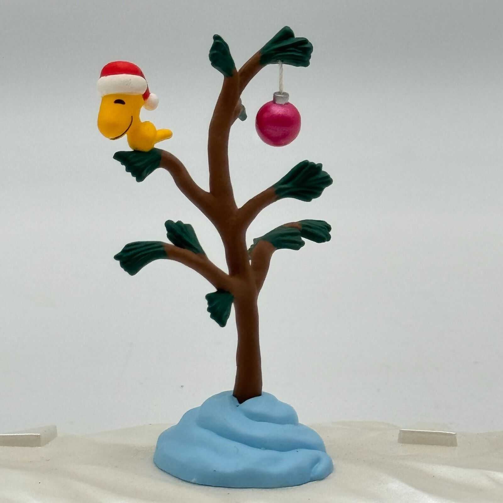 Snoopy & Woodstock Charlie Brown Christmas Collector’s Ornament Table Top 1994